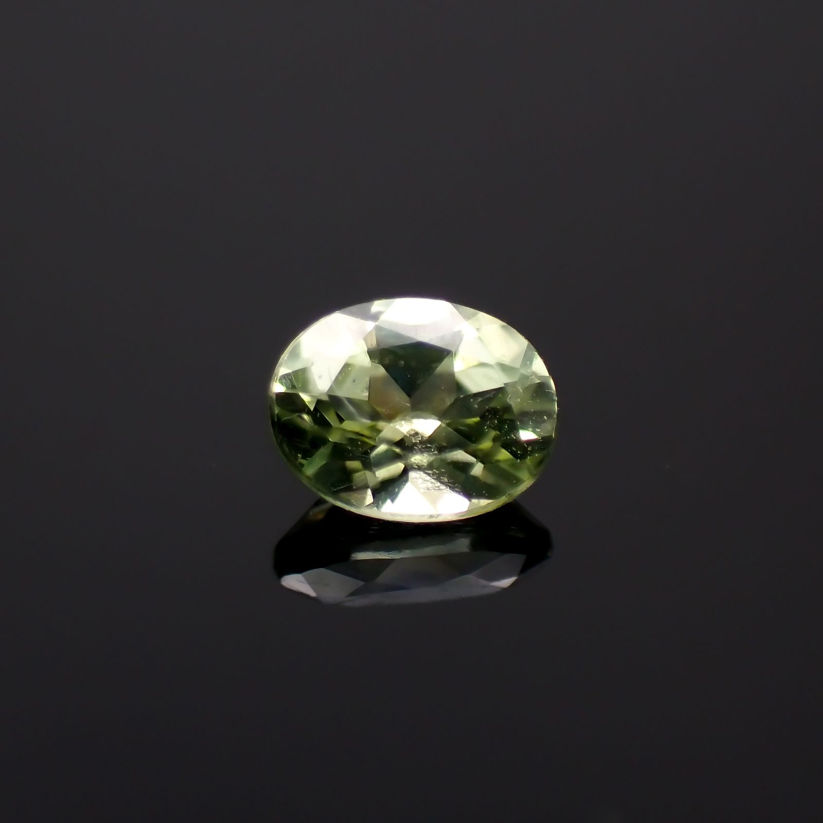 モンタナサファイア(宝石名サファイア)アメリカ・モンタナ州産 0.23ct 識別済[230622430]4x3.1mm前後