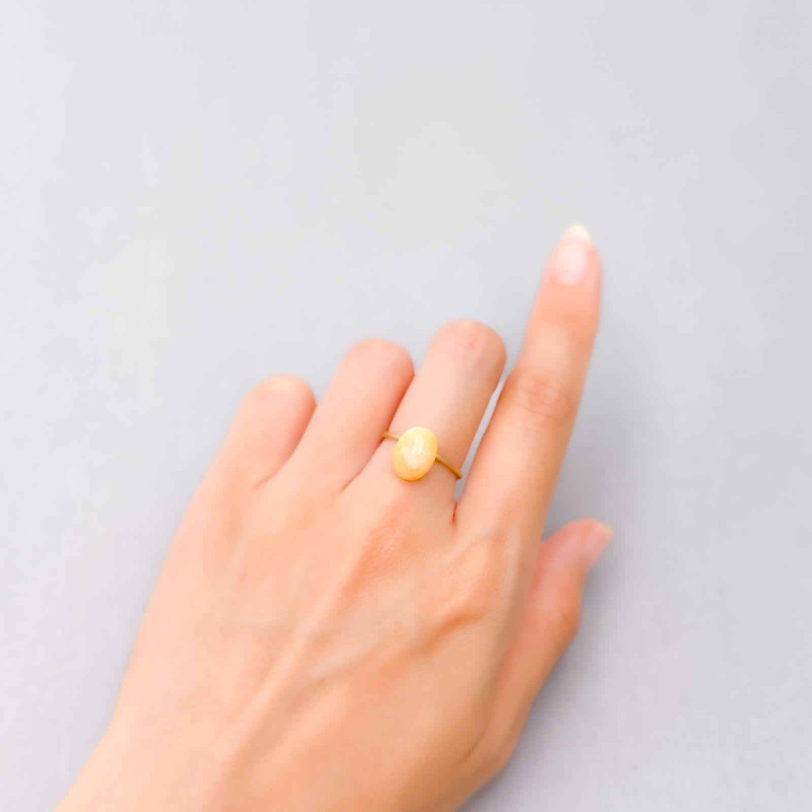 北海道石(北海道オパール) 北海道河東郡鹿追町然別産 2.86ct [250630533]10.9x8.2mm前後