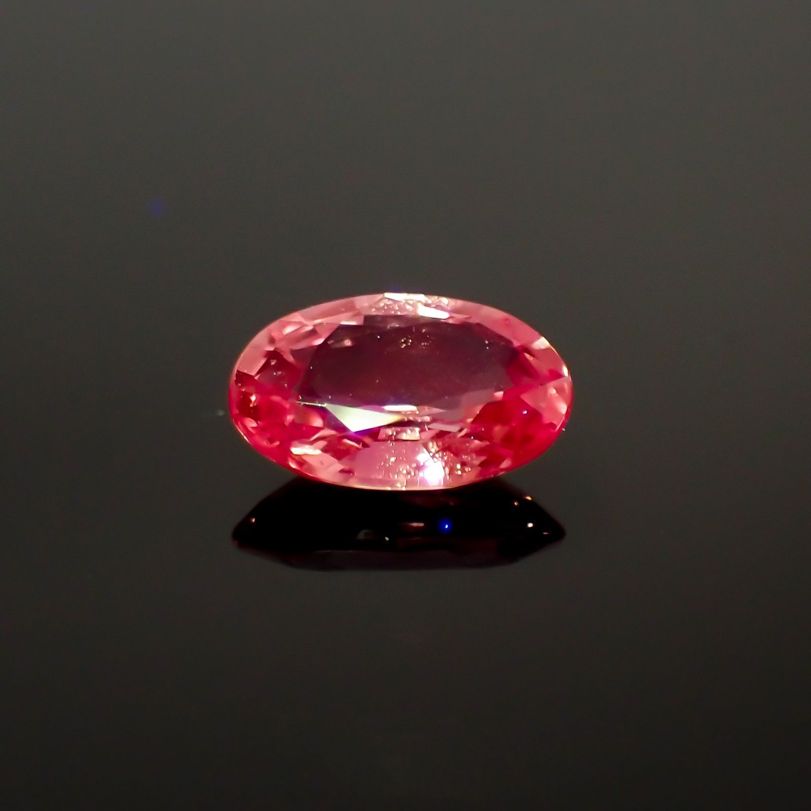 パパラチャサファイア(宝石名サファイア/別名パパラチャ・サファイア)スリランカ産 0.472ct DGL鑑付[220113940]6.03x3.97mm前後