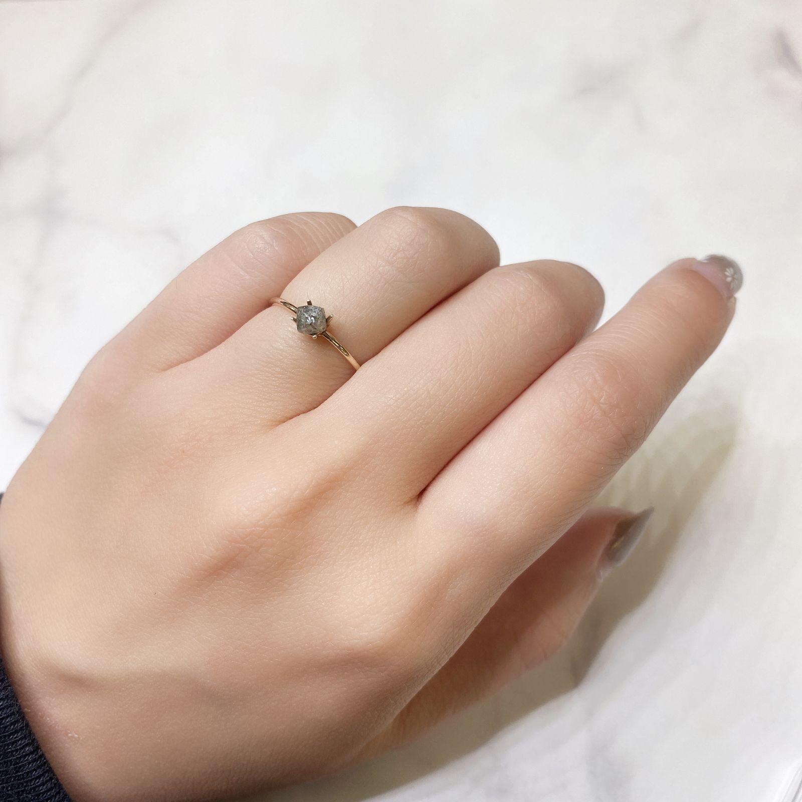 ダイヤモンド(宝石名ダイアモンド) 原石・結晶 0.53ct 識別済[211013378]5.2×4.5mm前後