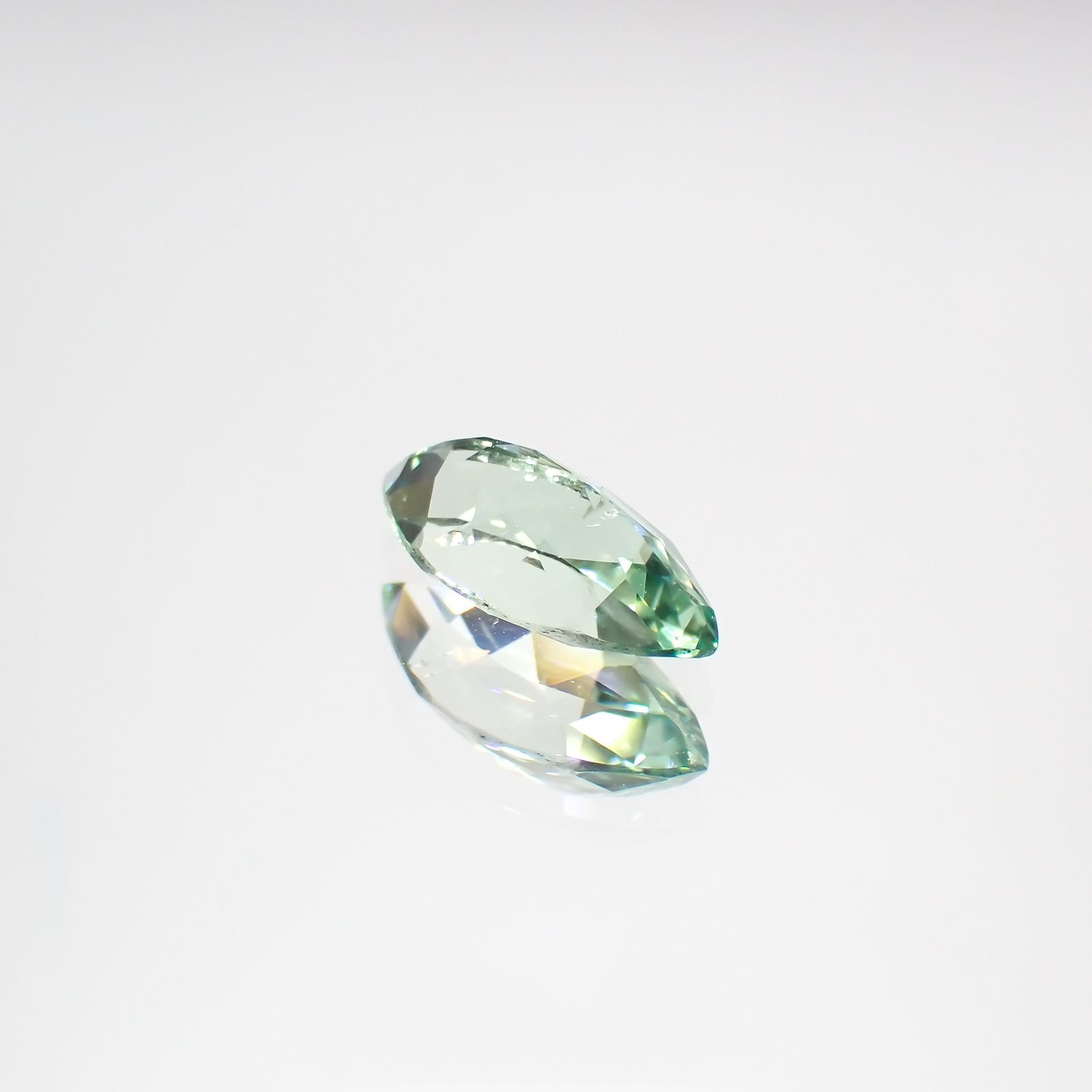バナジウムコーネルピン(宝石名コーネルピン)タンザニア・タンガ州産 1.08ct 識別済[220115633]9.7x4.7mm前後