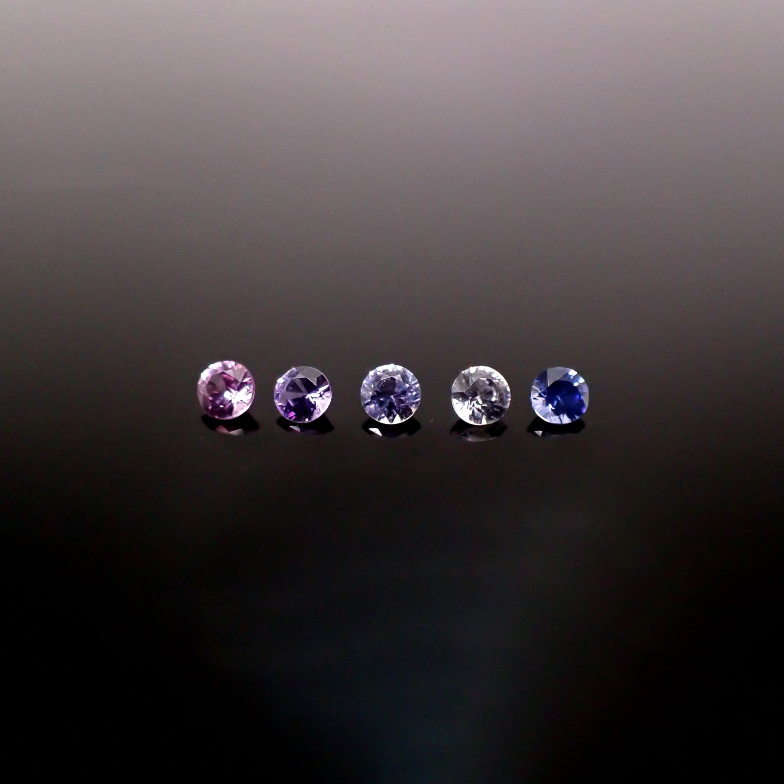 サファイア カラーグラデーション5個セット タンザニア産 0.33ct(5pcs合計) / 2.3-2.4x2.3-2.4mm前後 [260131631]