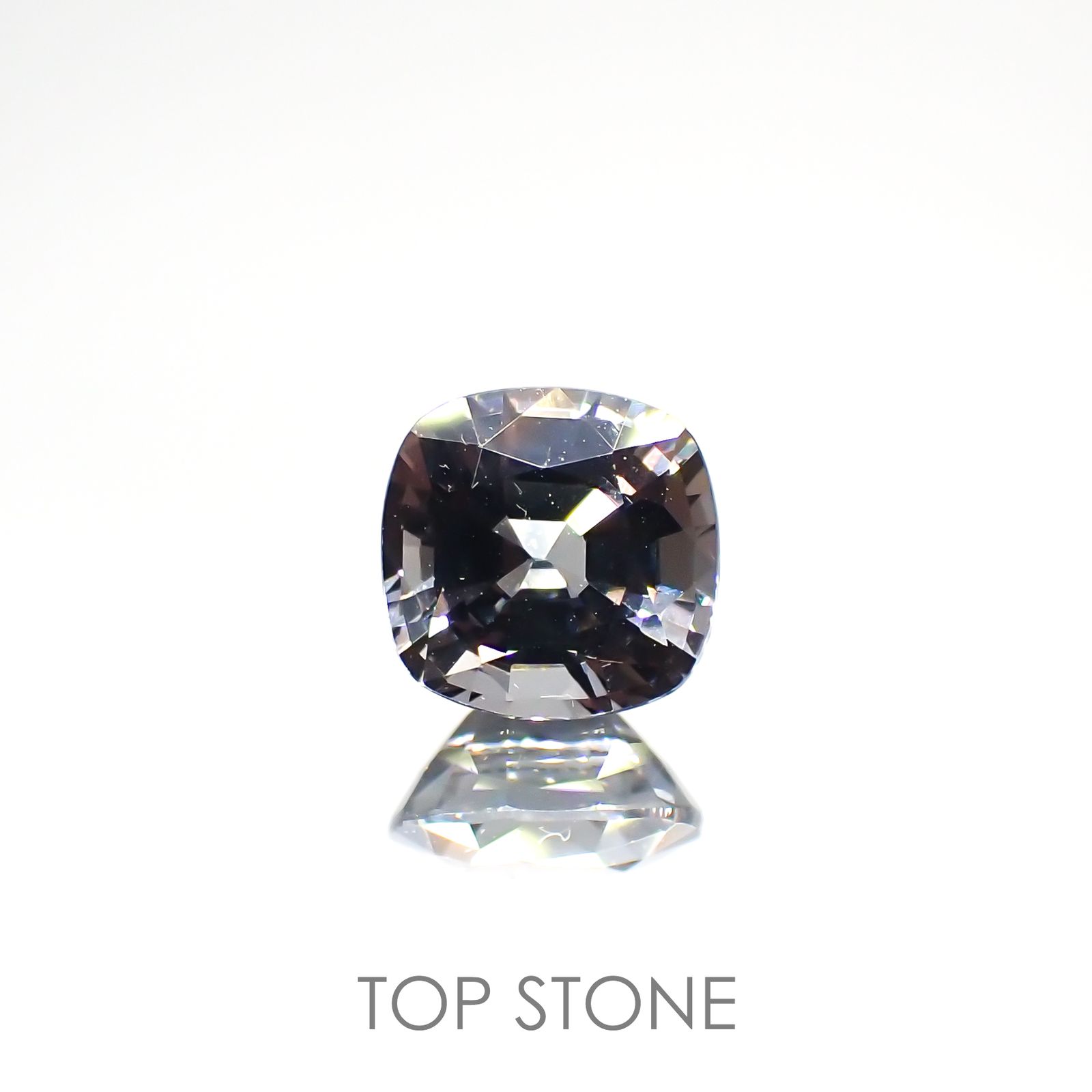 プラチナスピネル(宝石名スピネル) ビルマ産 0.889ct ソ付(彩珠)[210912851]5.5×5.4mm前後