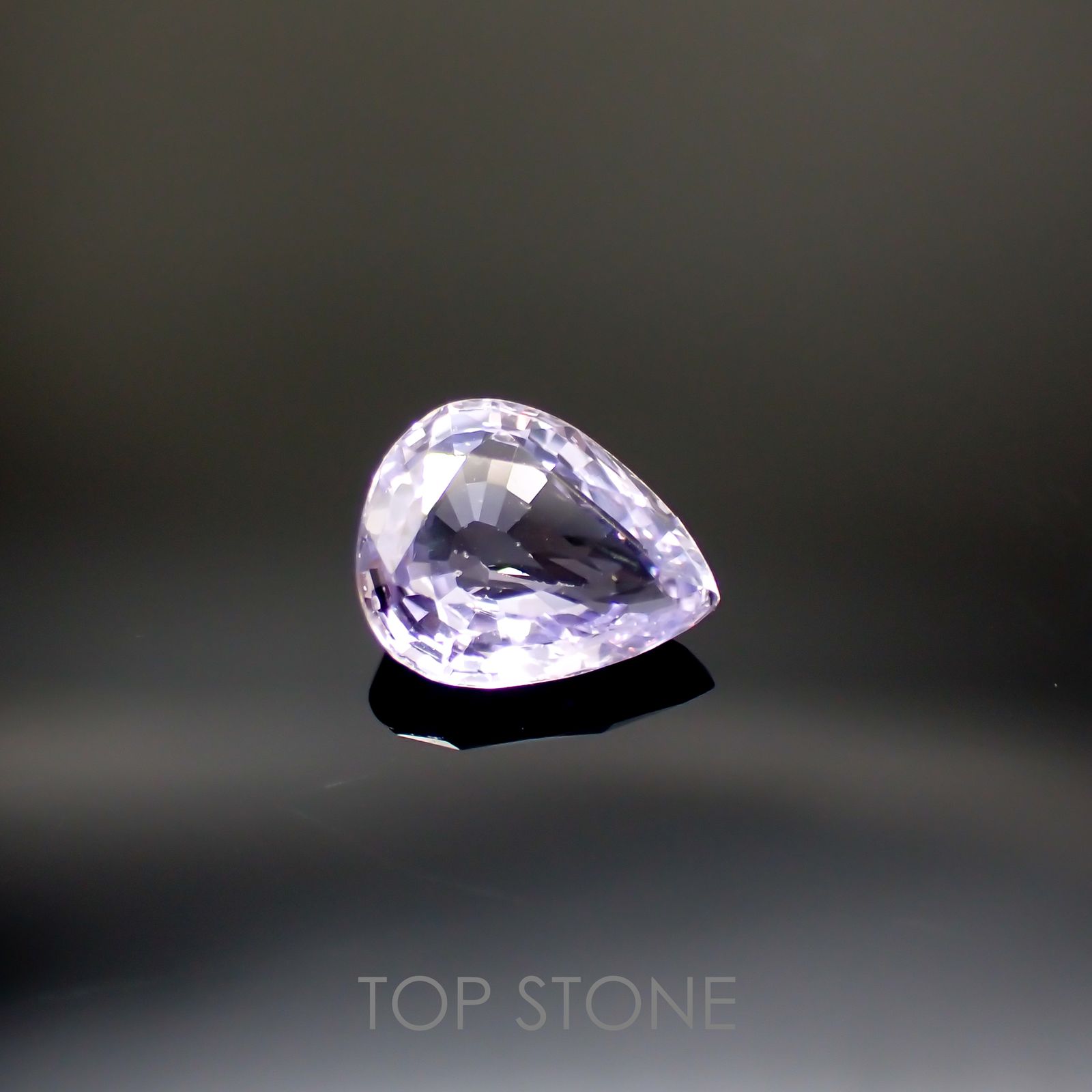 ラベンダーサファイア(宝石名サファイア) マダガスカル/スリランカ産 1.870ct ソ付(彩珠)[210912500]8.8×7.2mm前後