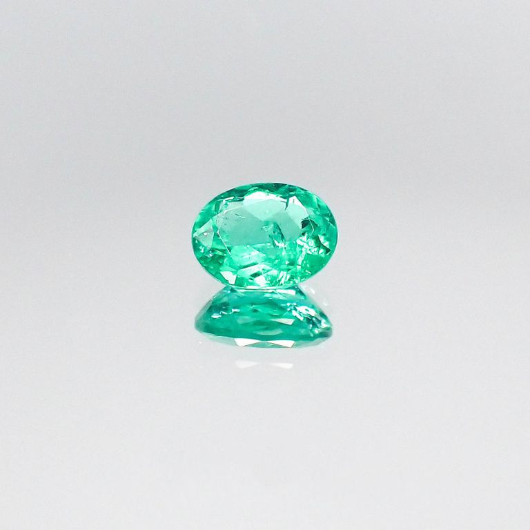 パライバトルマリン(宝石名トルマリン/別名パライバ・トルマリン) ブラジル産 0.413ct ソ付(宝貴協)[20052685]5.3×4.2mm前後