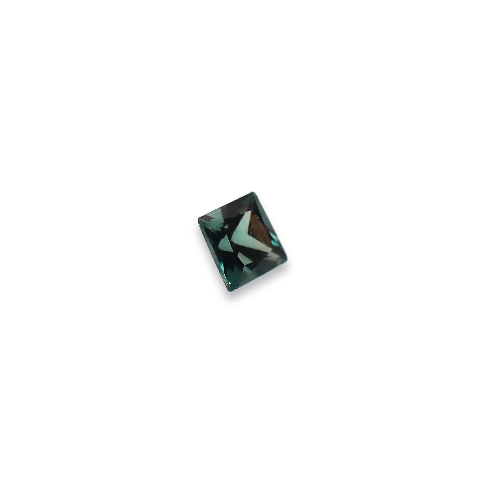 ◇プリンセスカット◇ベキリーブルーガーネット（カラーチェンジガーネット アレキタイプ） マダガスカル・ベキリー産 0.047ct [250330067]1.9x1.9mm前後