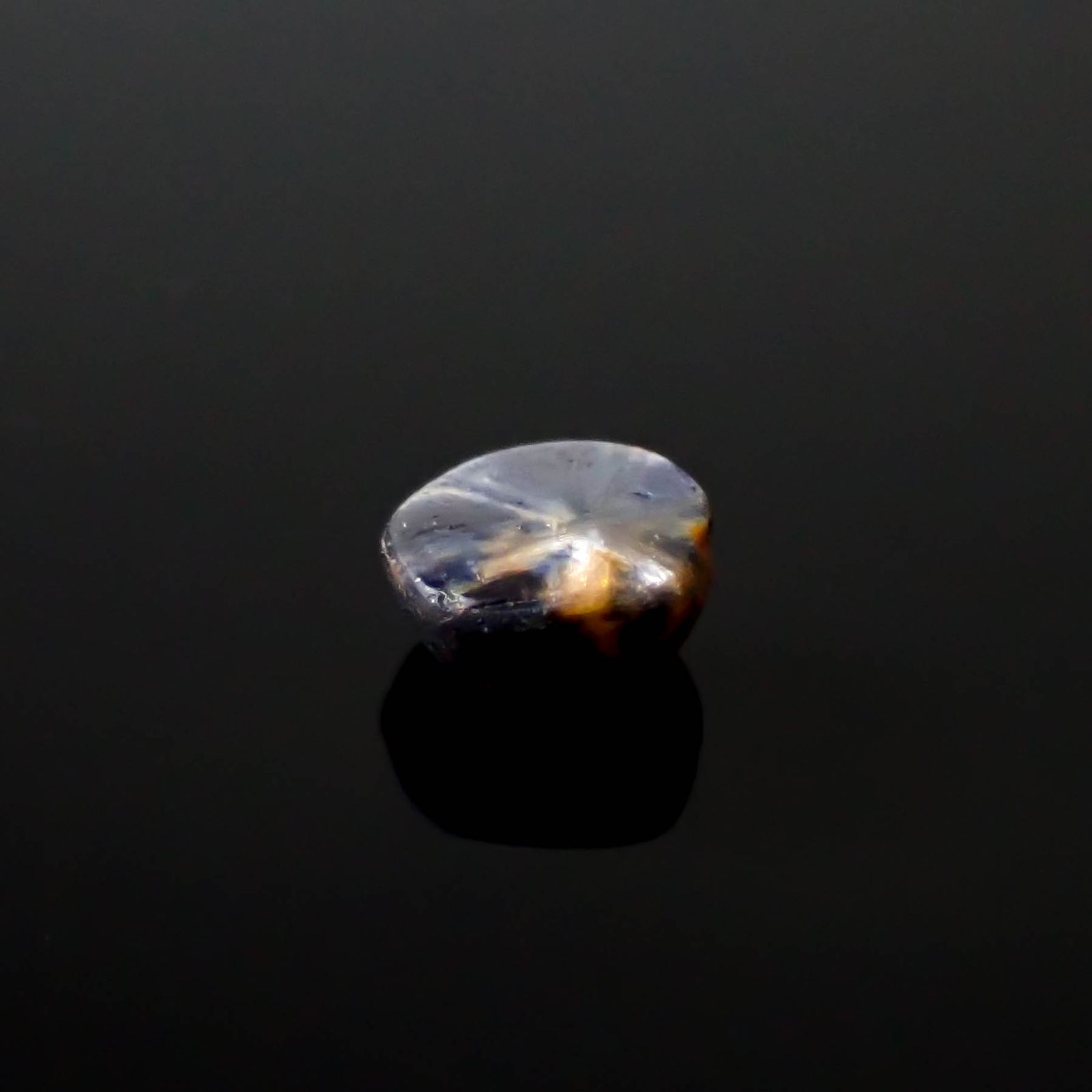 トラピッチェサファイア 原石スライス磨き ビルマ産 0.94ct [250430186]5.8x5.6mm前後