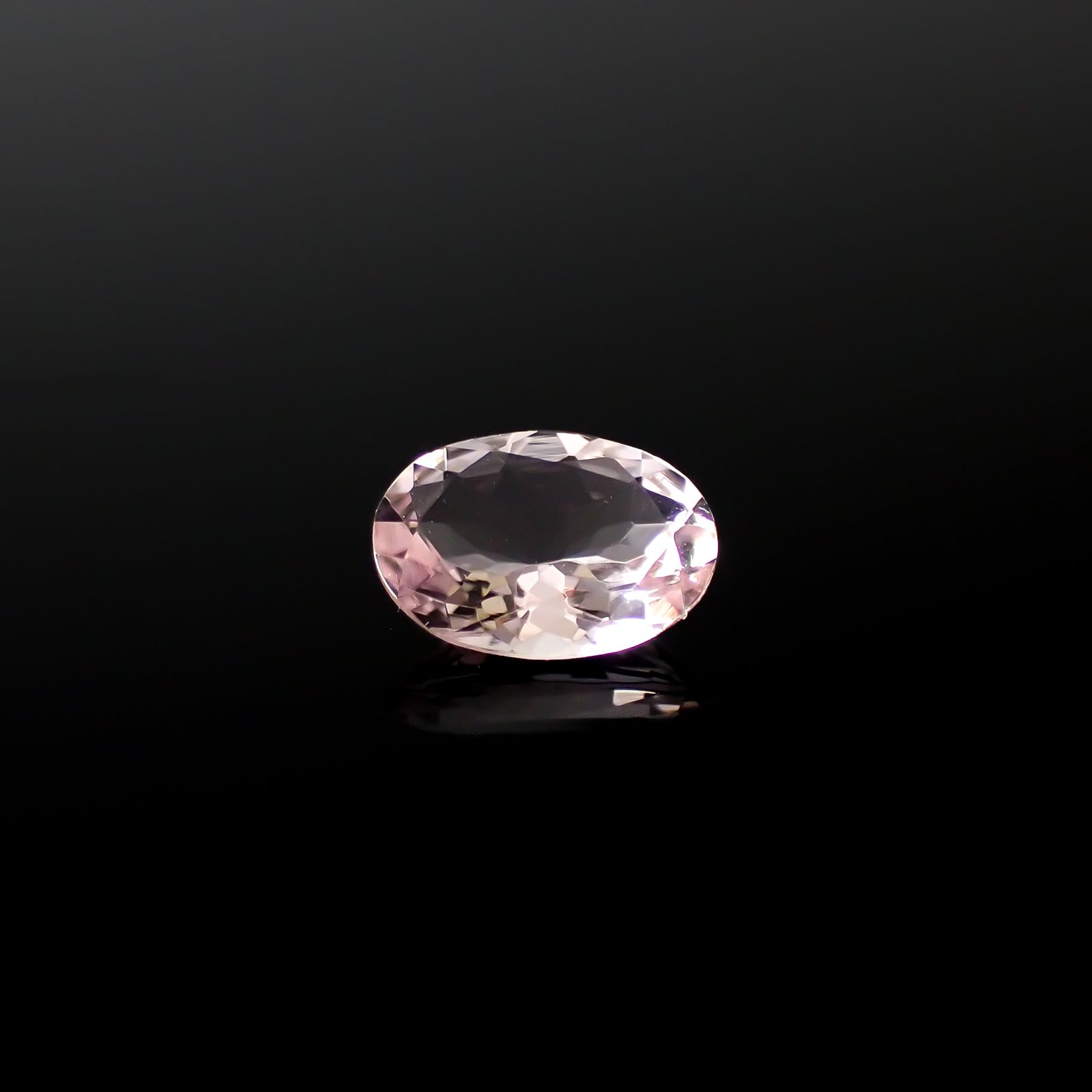 モルガナイト ブラジル産 0.56ct[240326770]6.9x5mm前後