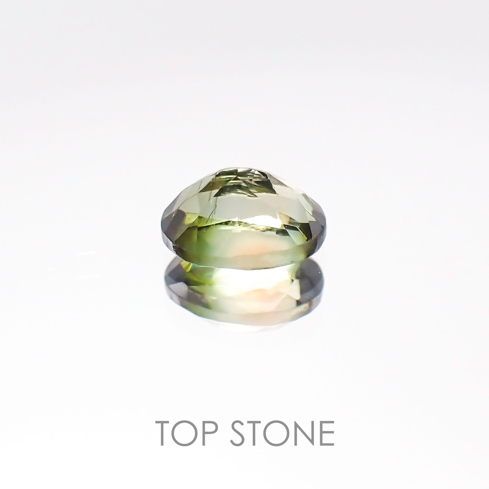 バイカラートルマリン(宝石名バイカラー・トルマリン) ブラジル産 0.53ct 識別済[20106806]5.8×3.9mm前後