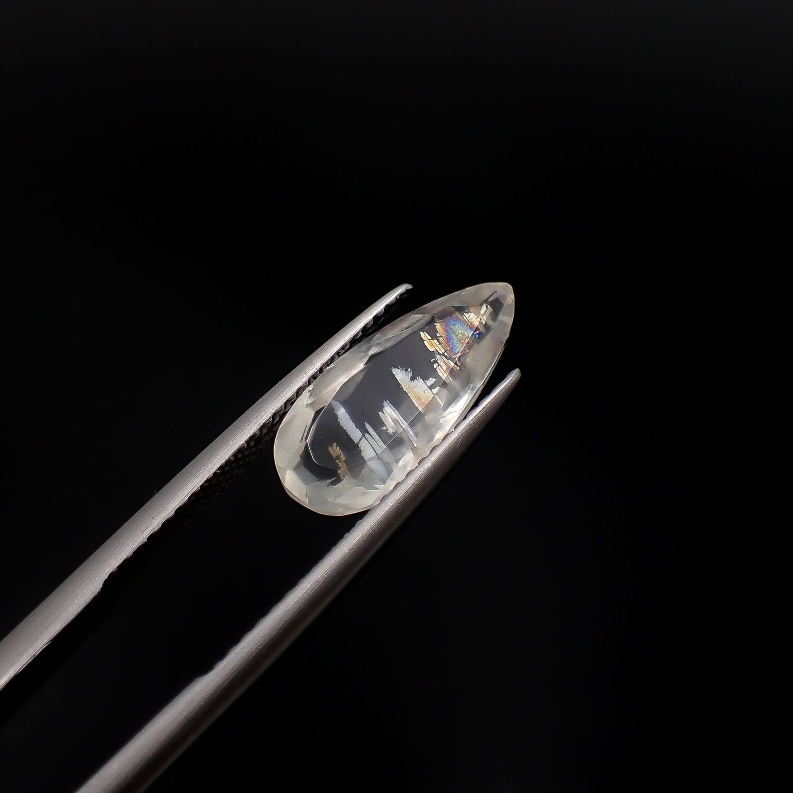 マラウイムーンストーン マラウイ共和国産 2.78ct / 15.2x6.8mm前後 [260331825]
