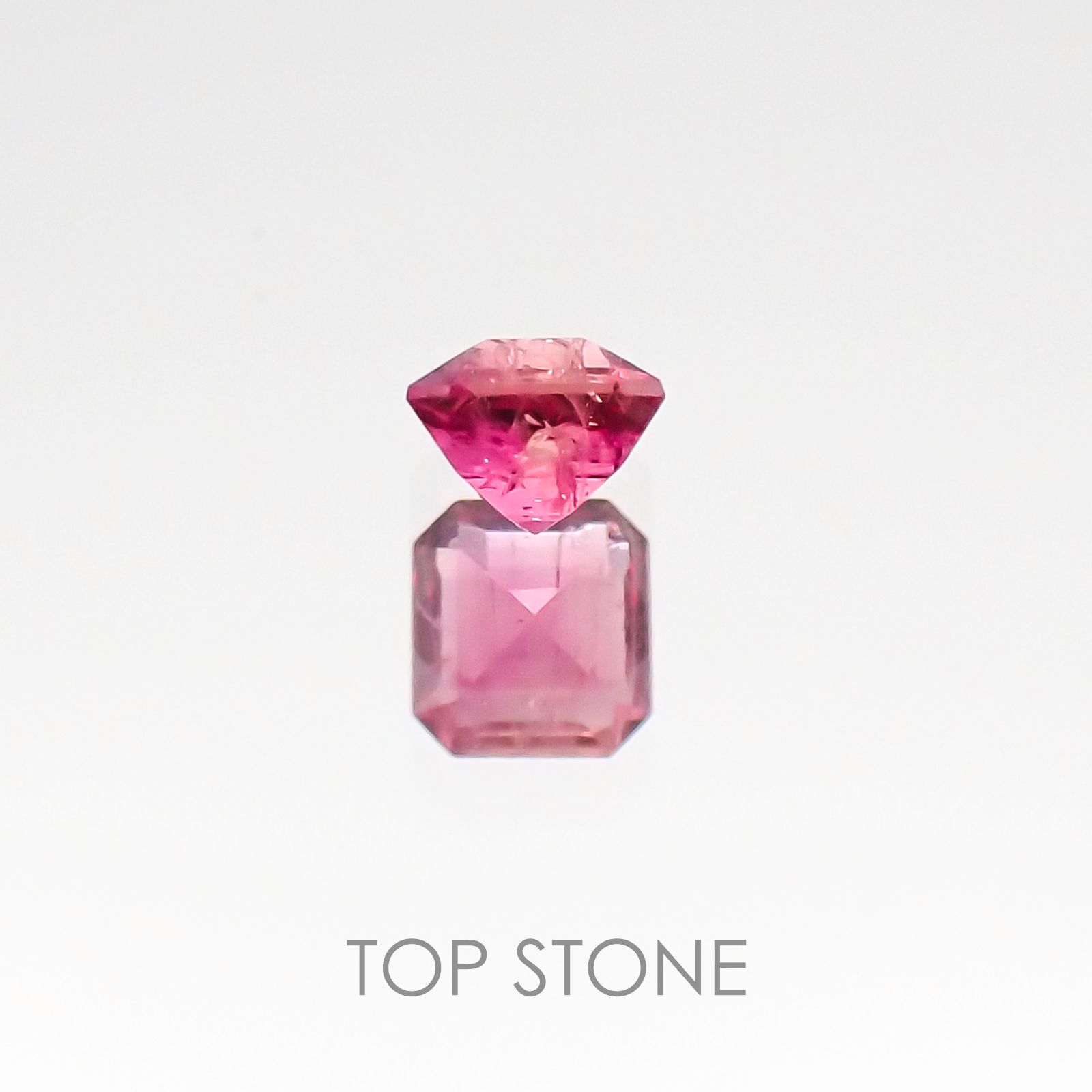 レッドベリル アメリカ・ユタ州産 ルース 0.12ct[20107030]3×2.8mm前後