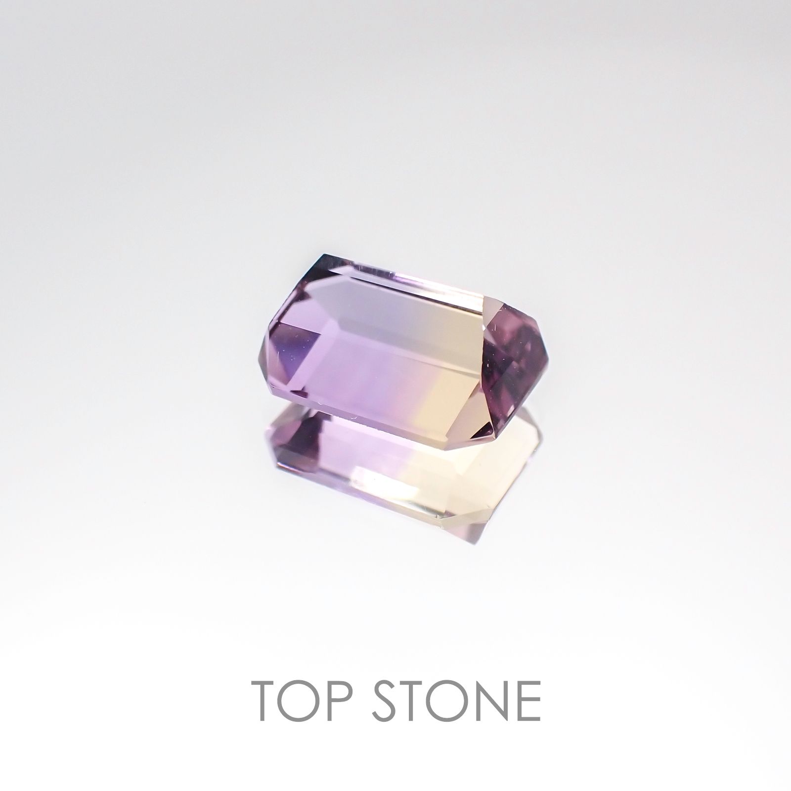 アメトリン(宝石名バイカラー・クォーツ/別名アメトリン) ボリビア産 2.21ct 識別済[20106894]9.1×6.9mm前後