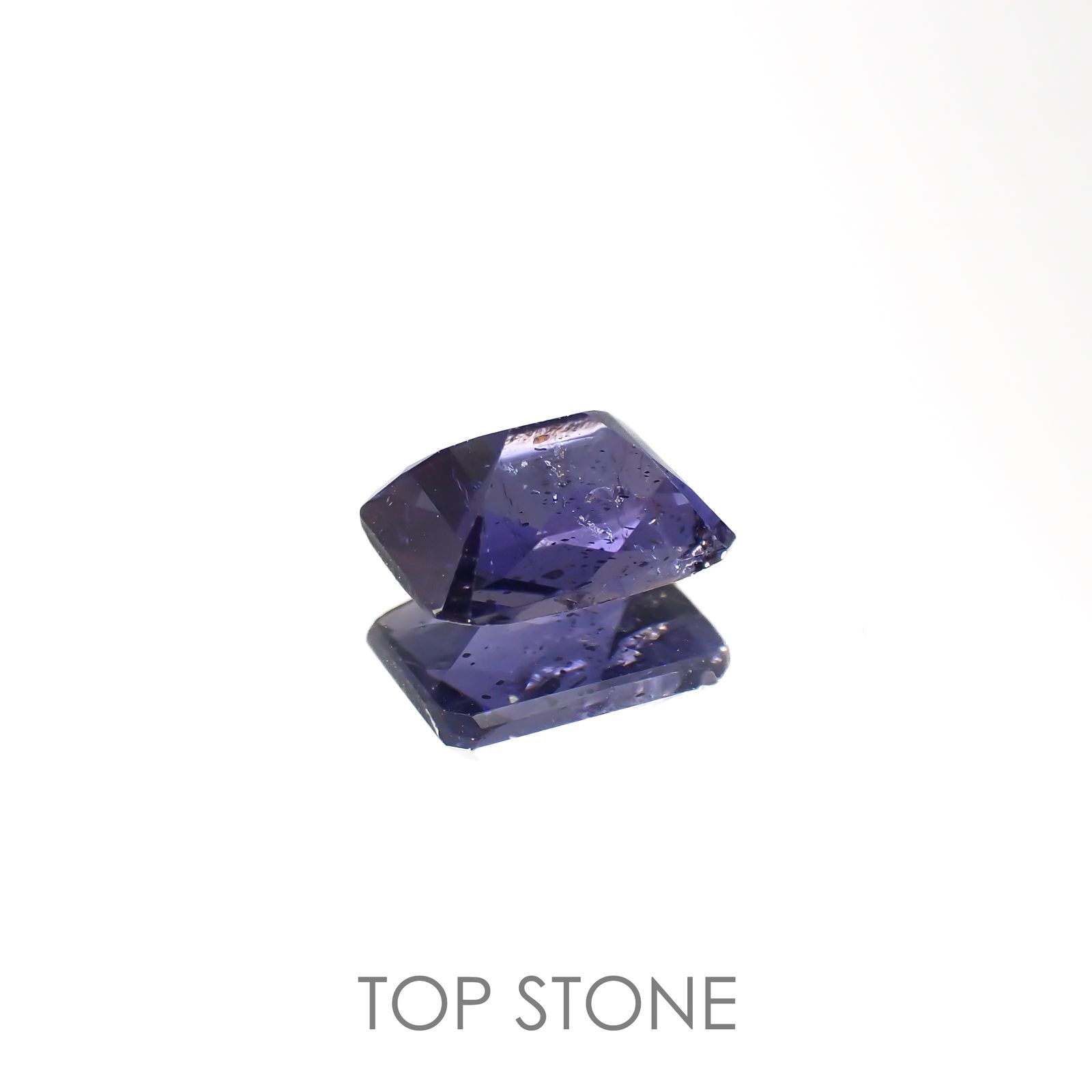 ◇チェッカーカット◇アイオライトサンストーン インド/ブラジル産 1.37ct[220918053]8x6.1mm前後