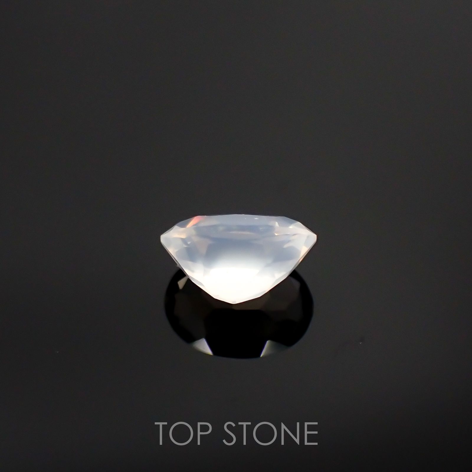 ムーンストーン インド・スリランカ産 ルース 0.72ct[210611351]7.1×5.1mm前後