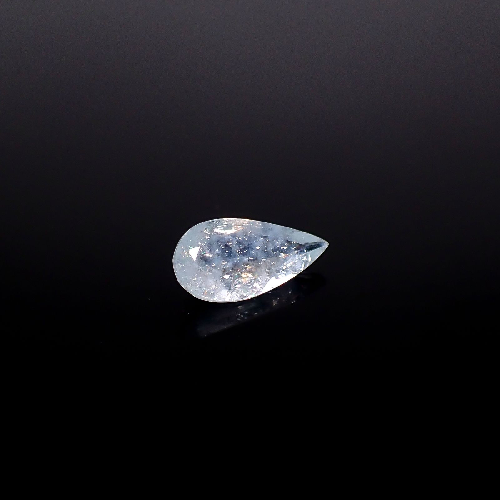 イリデッセンスアクアマリン ブラジル産 1.50ct / 12.3x6.1mm前後 [250730844]