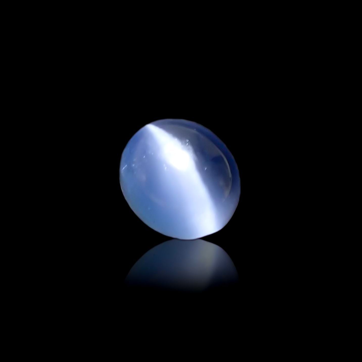 アパタイトキャッツアイ(宝石名ブルー・アパタイト・キャッツアイ)マダガスカル産 1.435ct ソ付(彩珠)[230823099]7x6.2mm前後