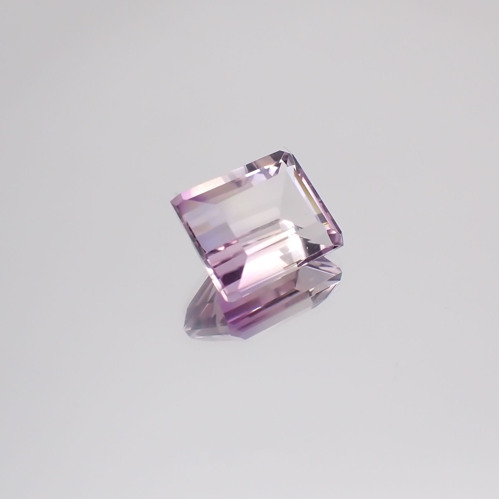 アワーグラスアメジスト(宝石名バイカラー・クォーツ)モロッコ産 4.57ct 識別済[231124279]10.9x8.9mm前後