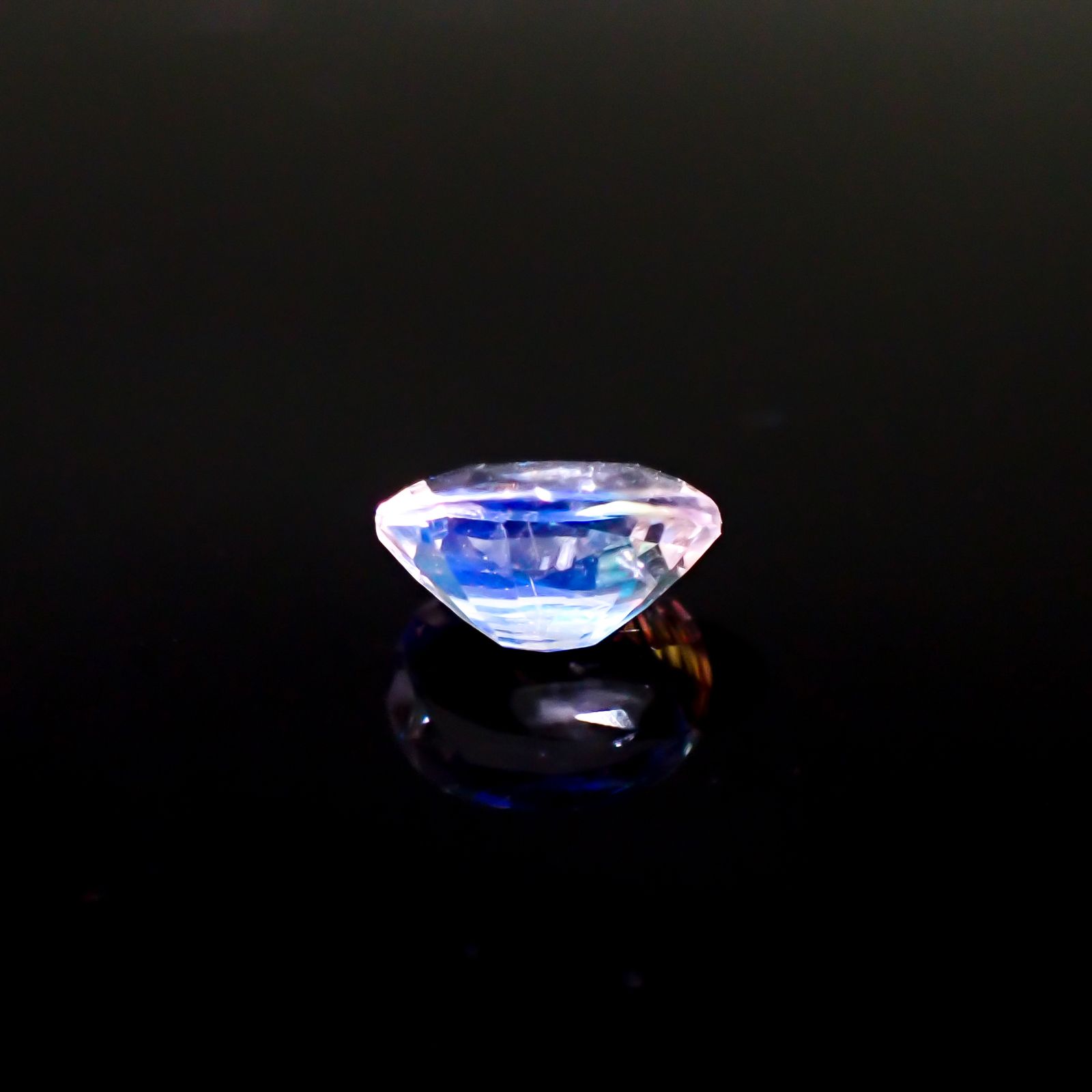 レインボームーンストーン マダガスカル産 1.03ct[240928969]7.6x5.8mm前後