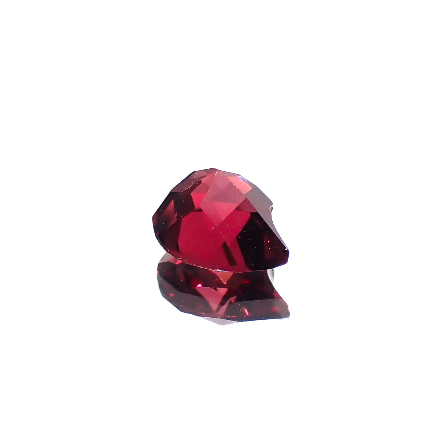 ◇カスタムカット◇パイロープアルマンディンガーネット モザンビーク産 0.84ct[240928955]6.4x5.2mm前後