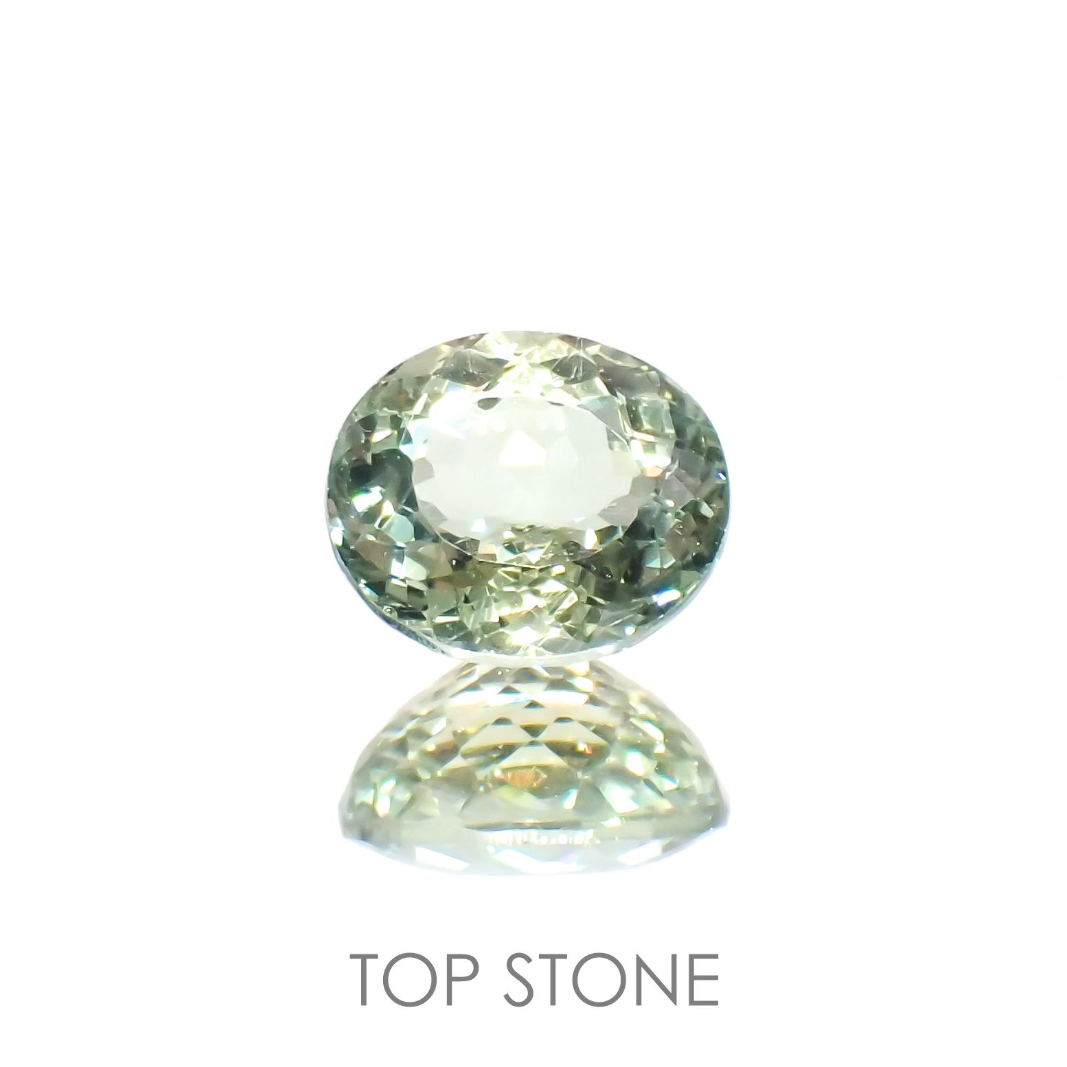 グリーンアパタイト(宝石名アパタイト) マダガスカル産 2.13ct 識別済[20106885]8.2×7.2mm前後