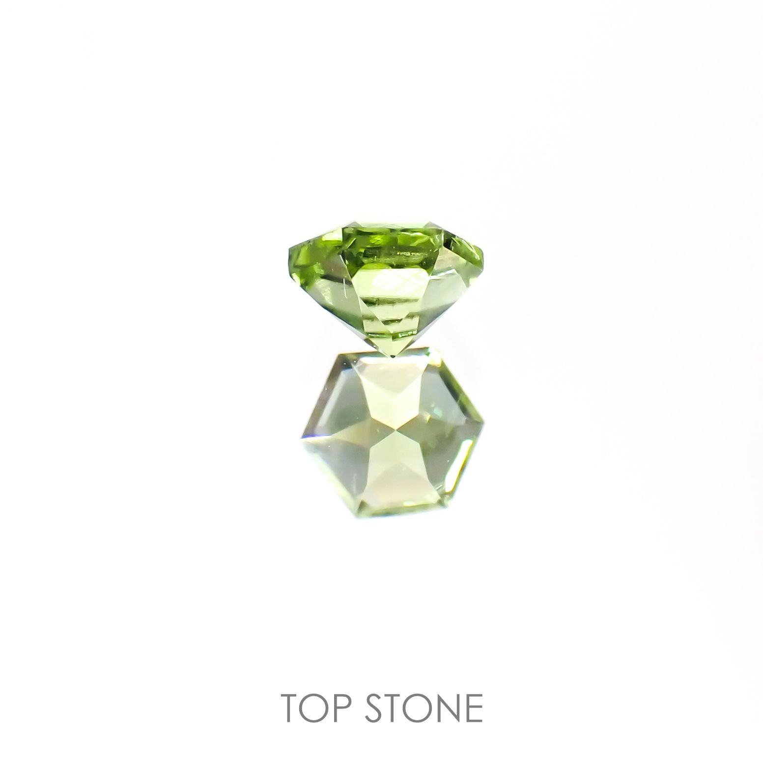 ◇ヘキサゴンカット◇ペリドット(宝石名ペリドット) パキスタン産 0.37ct 識別済[211013092]4×4mm前後