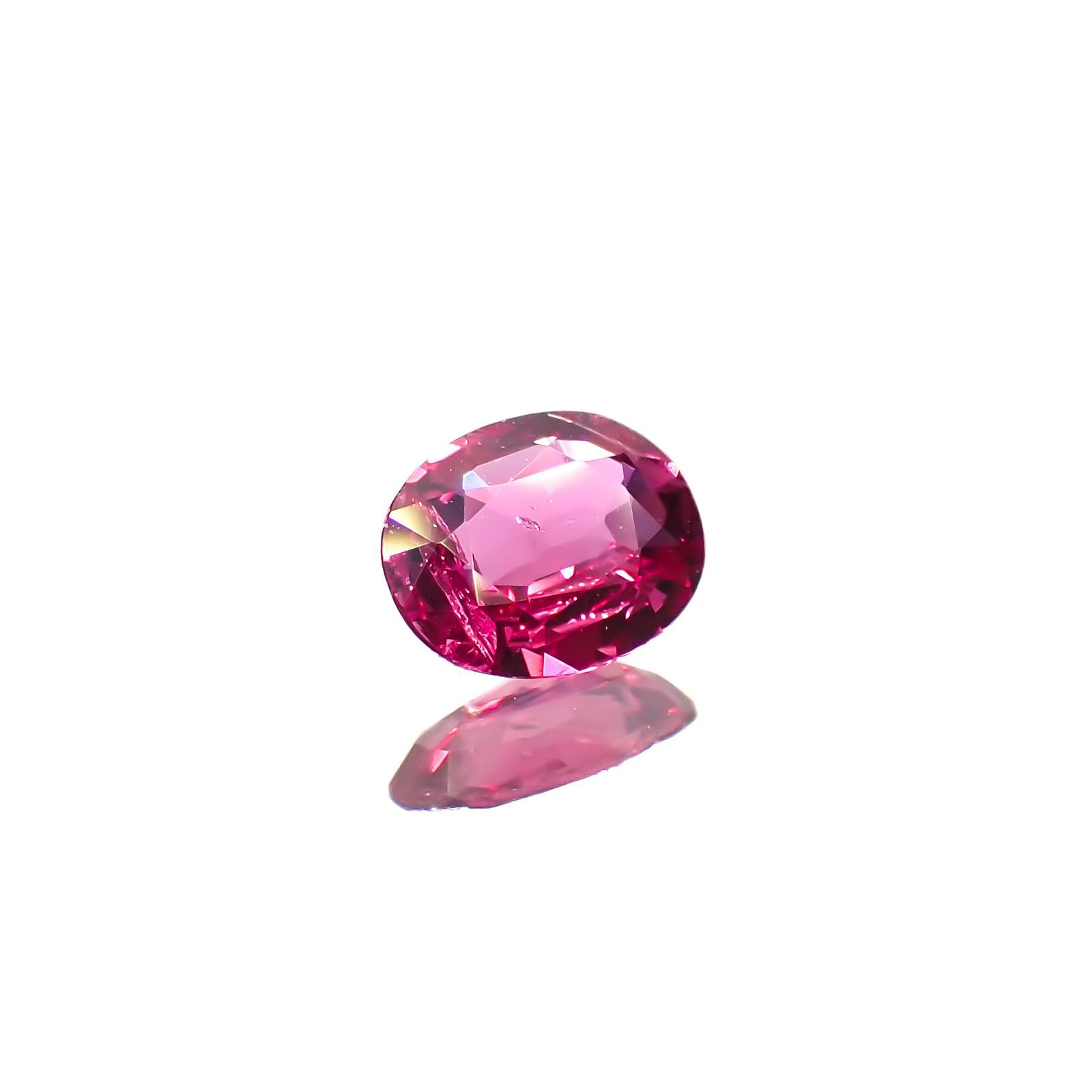 ルビー(宝石名ルビー)モザンビーク産 0.31ct 識別済[220616084]4.8x4mm前後