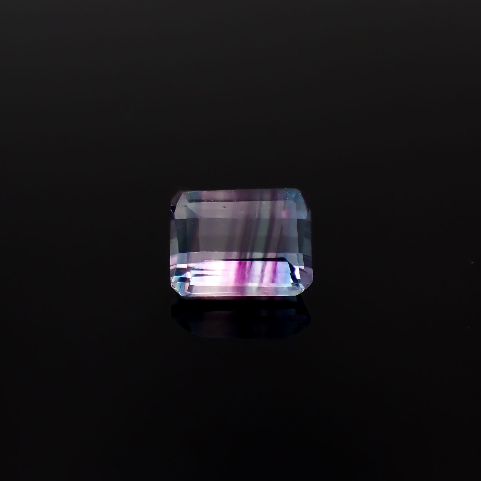 パーティカラーフローライト フルオレッセンス ブラジル産 2.91ct[240828641]8.9x7mm前後