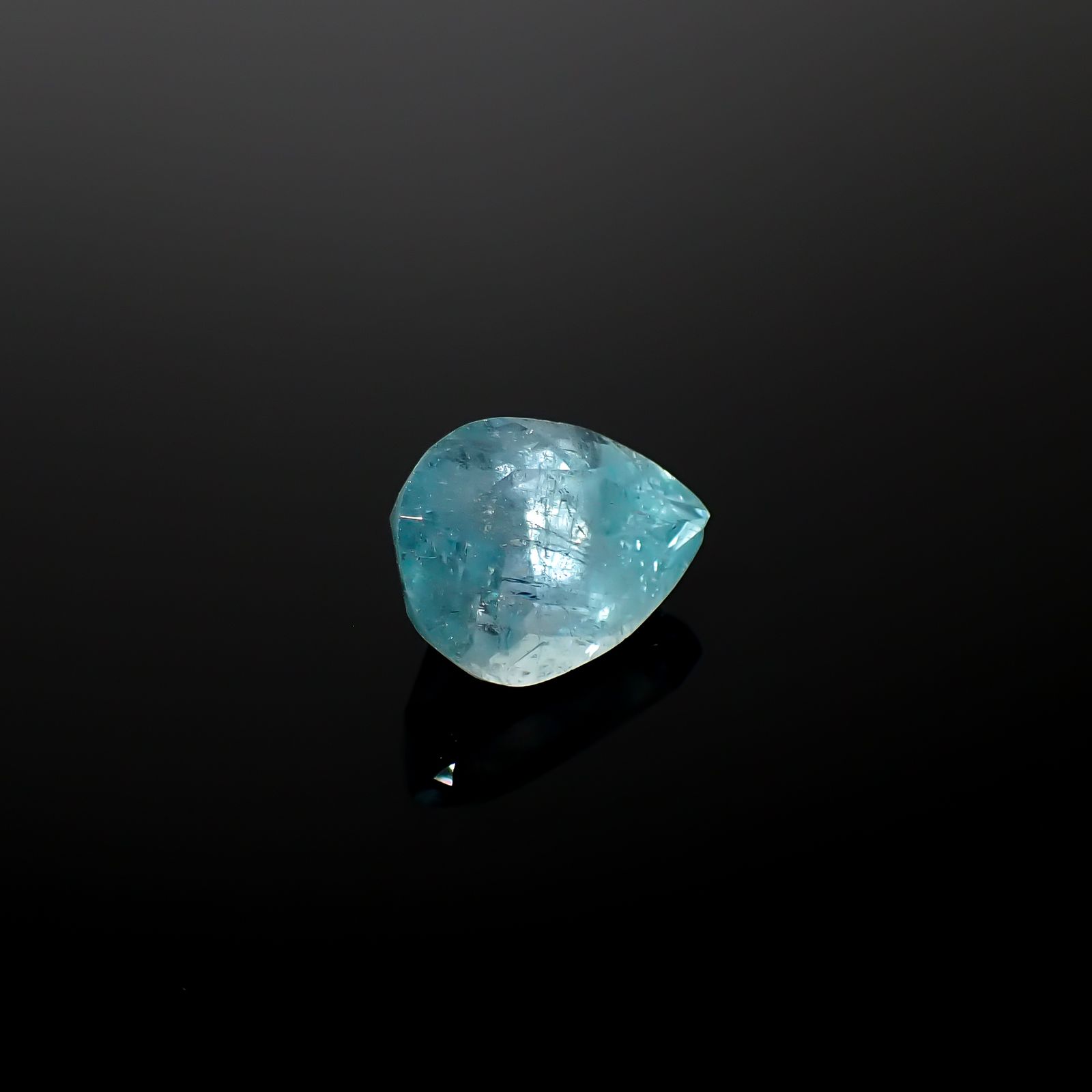 ユークレース(宝石名ブルー・ユークレース)コロンビア産 13.529ct ソ付(彩珠)[240628193]17.5x12.9mm前後