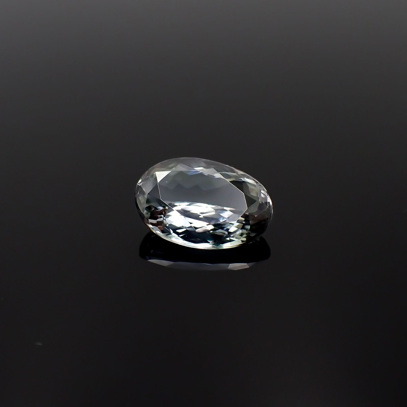 バイカラータンザナイト(宝石名ゾイサイト)タンザニア産 2.66ct 識別済[231224806]10.7x7.5mm前後