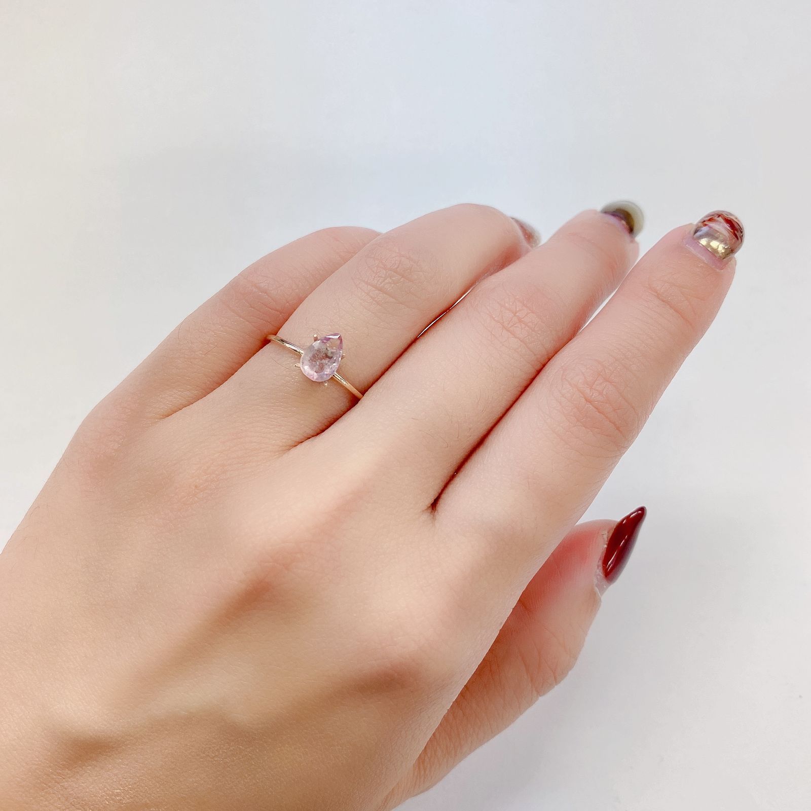 ピンクポードレッタイト(宝石名ピンク・ポードレッタイト)ビルマ産 0.690ct ソ付(彩珠)[230722813]7.3x5.1mm前後