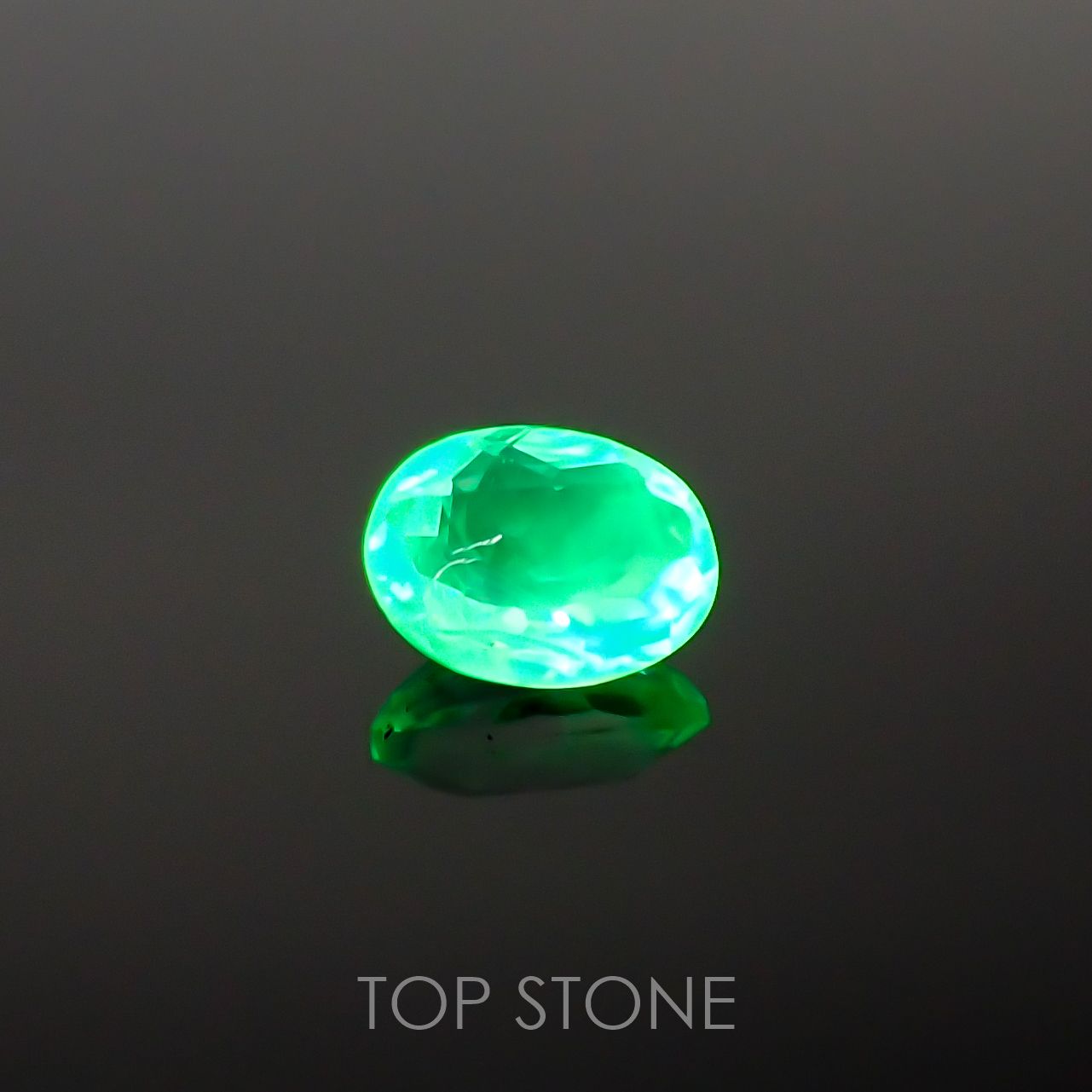 ハイアライトオパール(宝石名オパール) メキシコ産 0.181ct ソ付(彩珠)[210712055]4.4×3.3mm前後