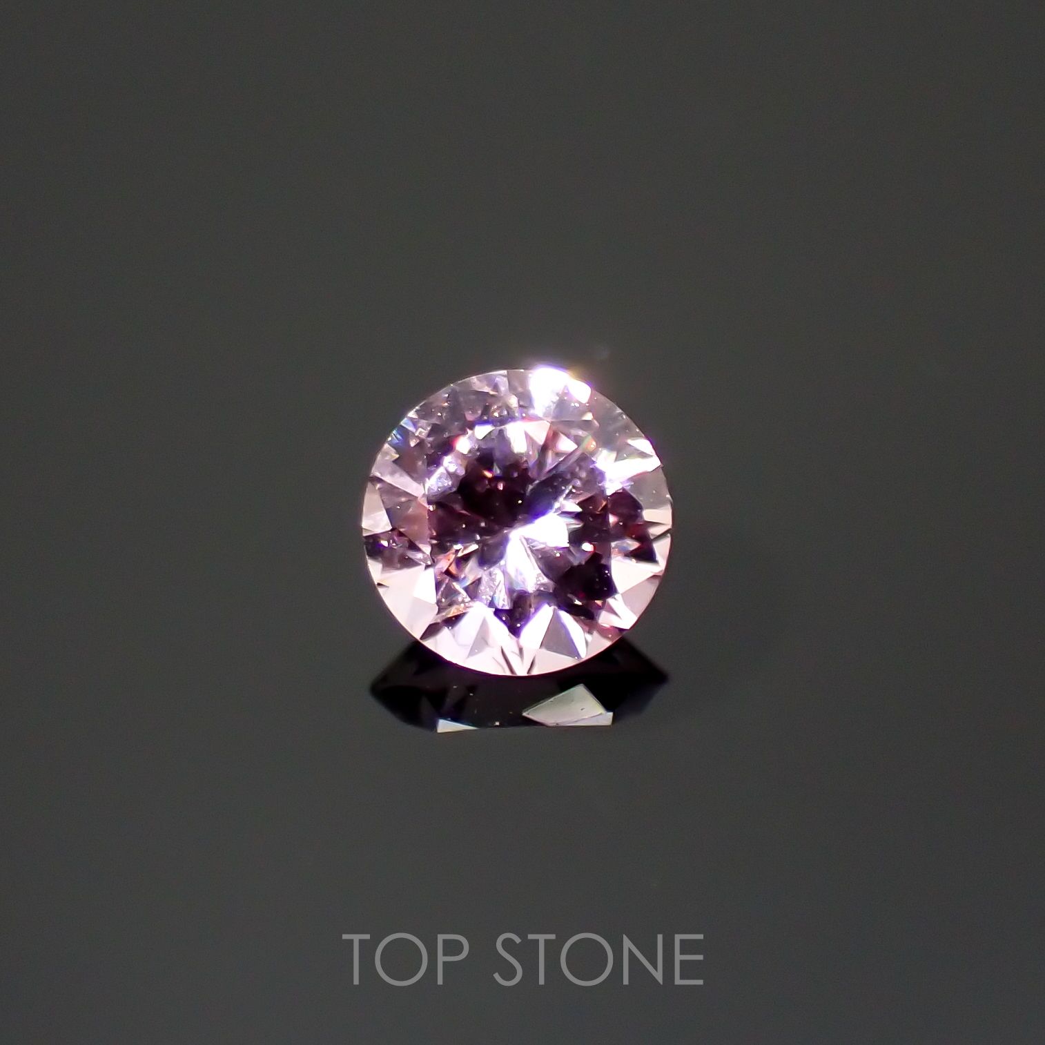 カラーシフトマラヤガーネット(宝石名ガーネット)タンザニア産 0.22ct 識別済[220515838]3.6x3.6mm前後
