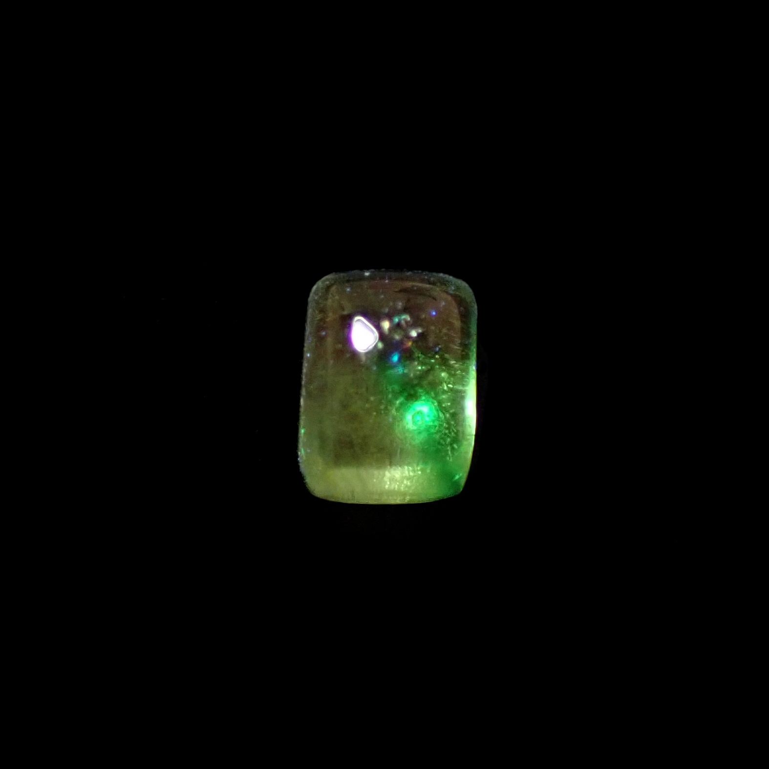 バイカラーツァボライト(宝石名グリーン グロッシュラー・ガーネット)タンザニア産 1.09ct 識別済[240928888]5.7x4.3mm前後