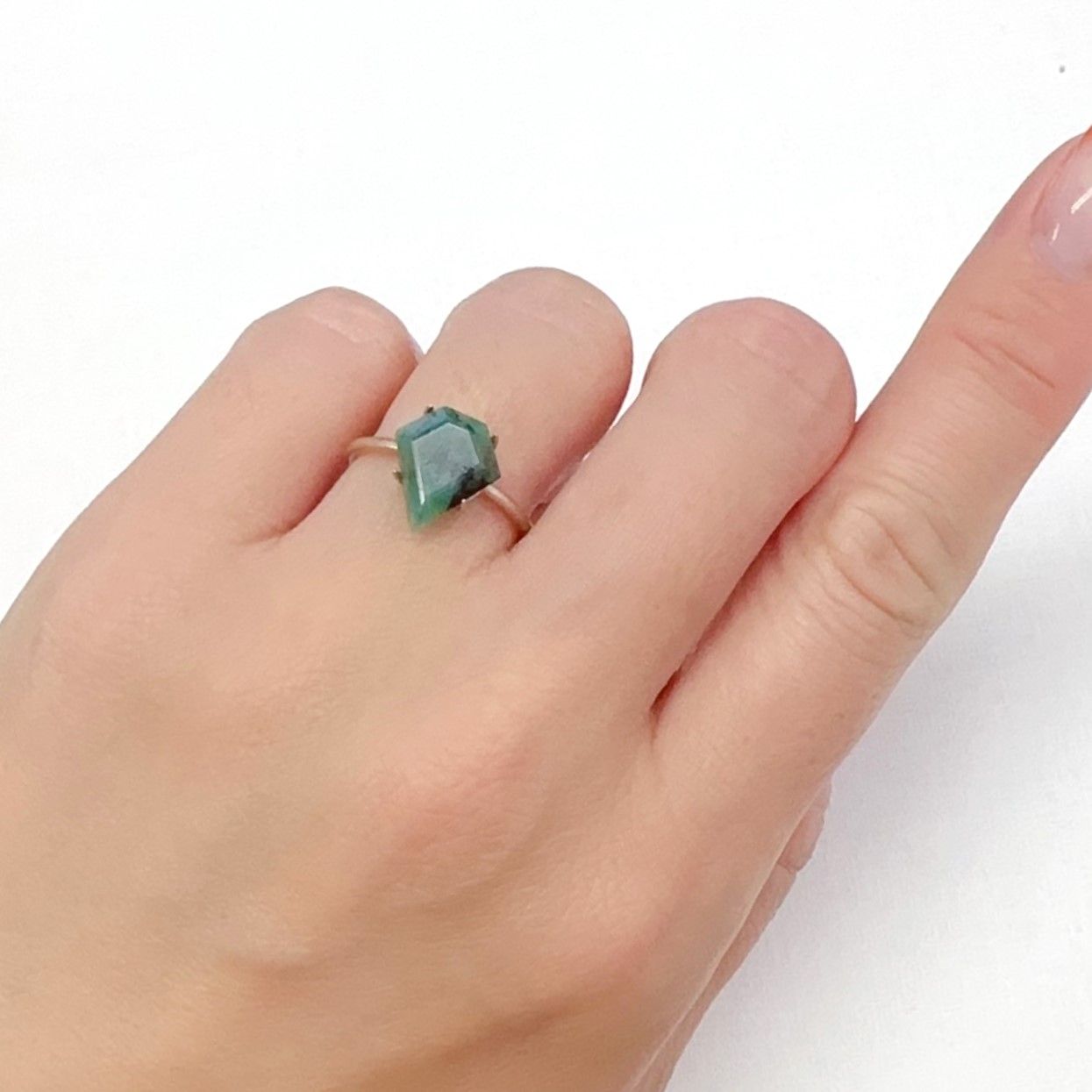 ◇カスタムカット◇エメラルド ブラジル産 1.49ct[240326484]11.3x9.7mm前後