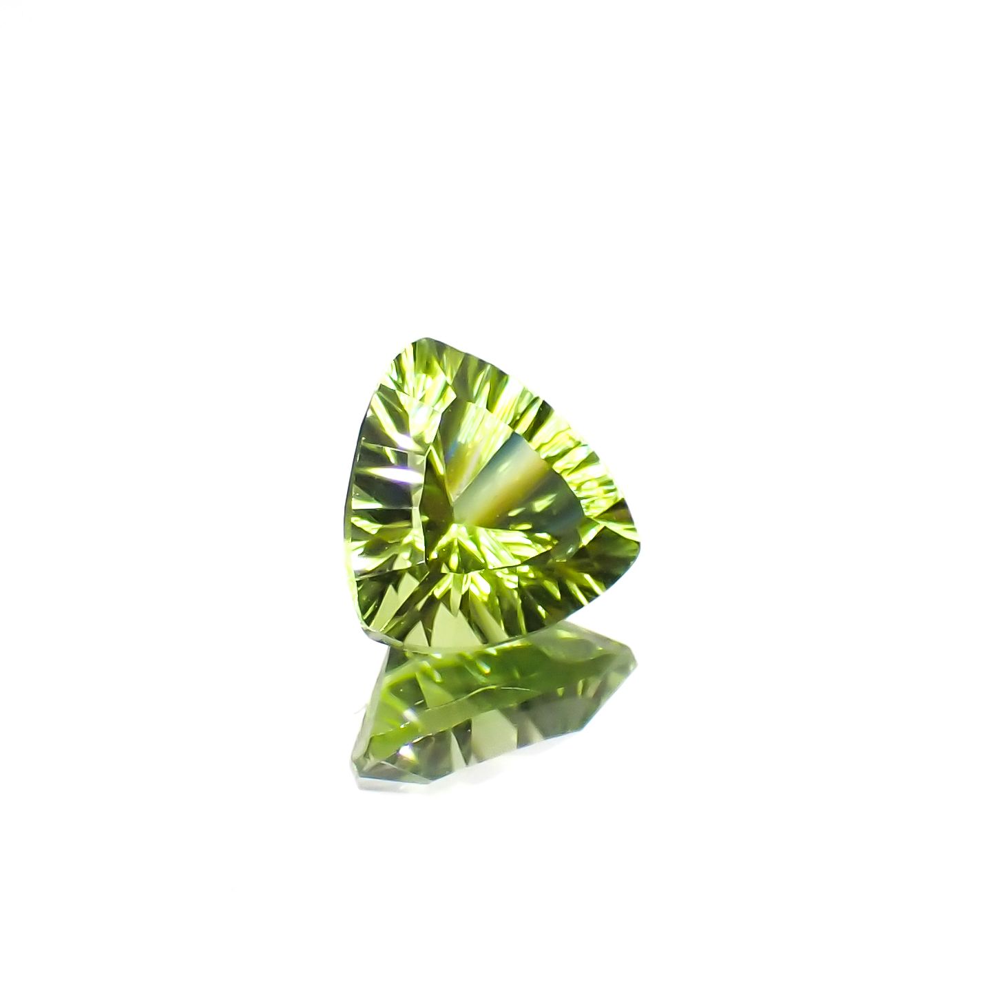 ◇コンケーブカット◇ペリドット 中国産 1.25ct[230622289]7x7.1mm前後