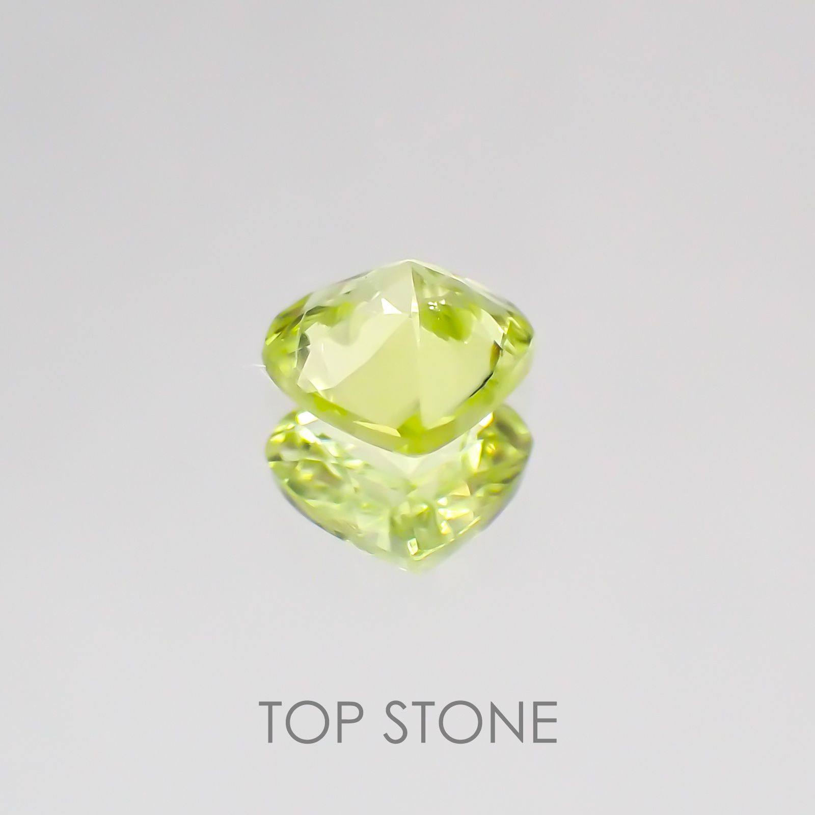 パロットクリソベリル インド産 ルース 0.22ct[20128565]3.9×3.9mm前後