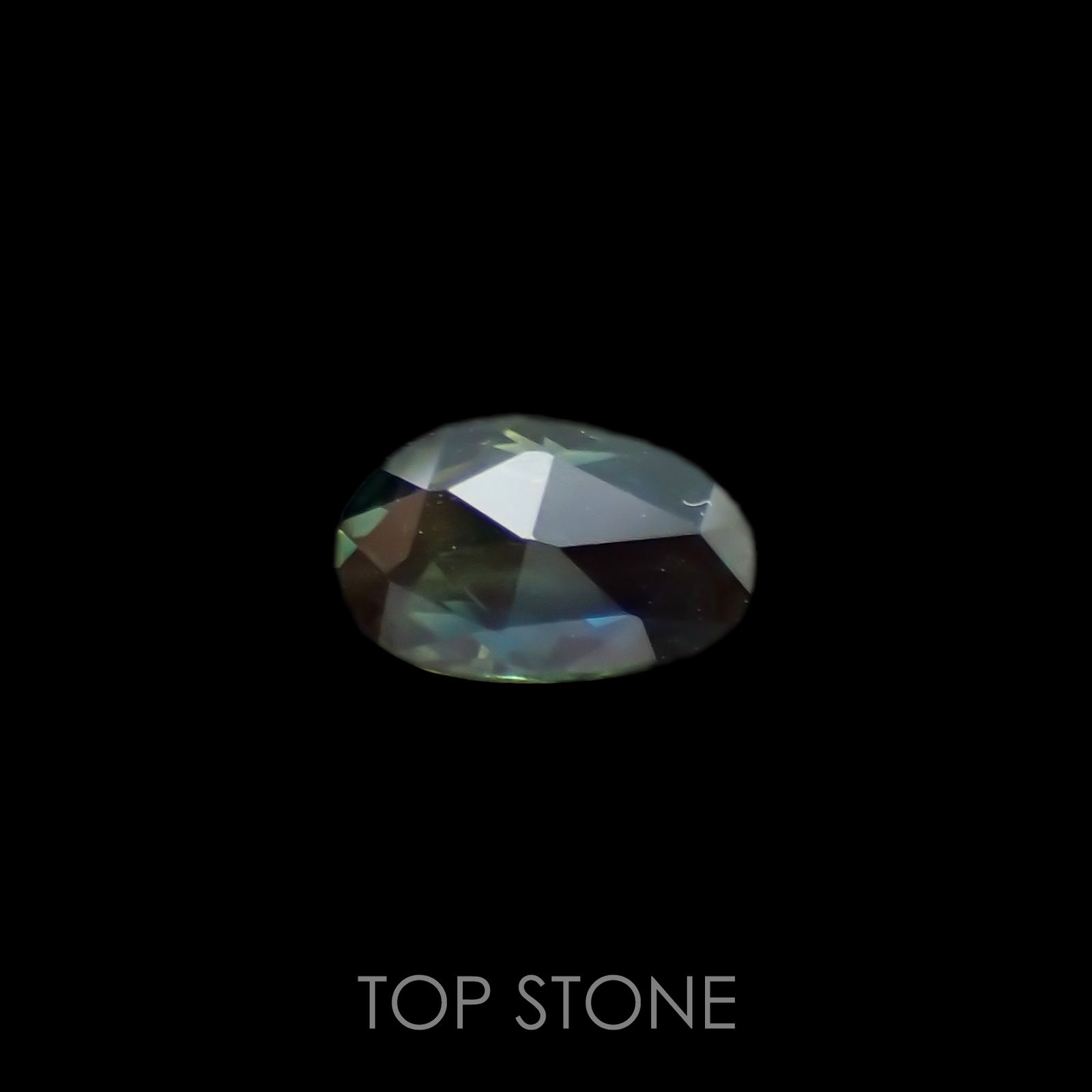 ◇ローズカット◇パーティカラーサファイア(宝石名パーティカラード・サファイア) マダガスカル産 0.66ct 識別済[210913205]7.5×4.7mm前後
