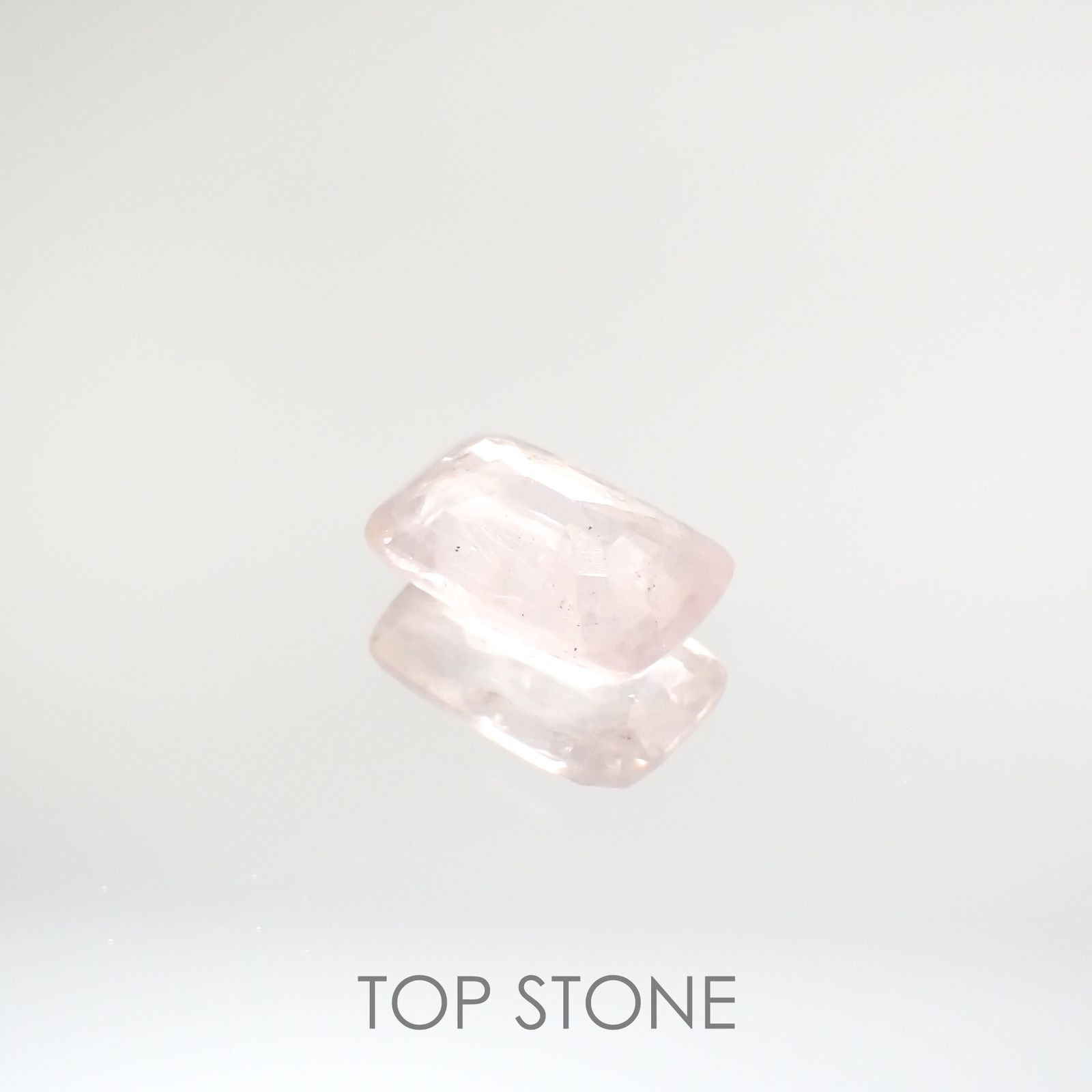 ピンクターフェアイト(宝石名ピンク・ターフェアイト) スリランカ産 1.625ct ソ付(彩珠)[210812289]8.8×5.9mm前後