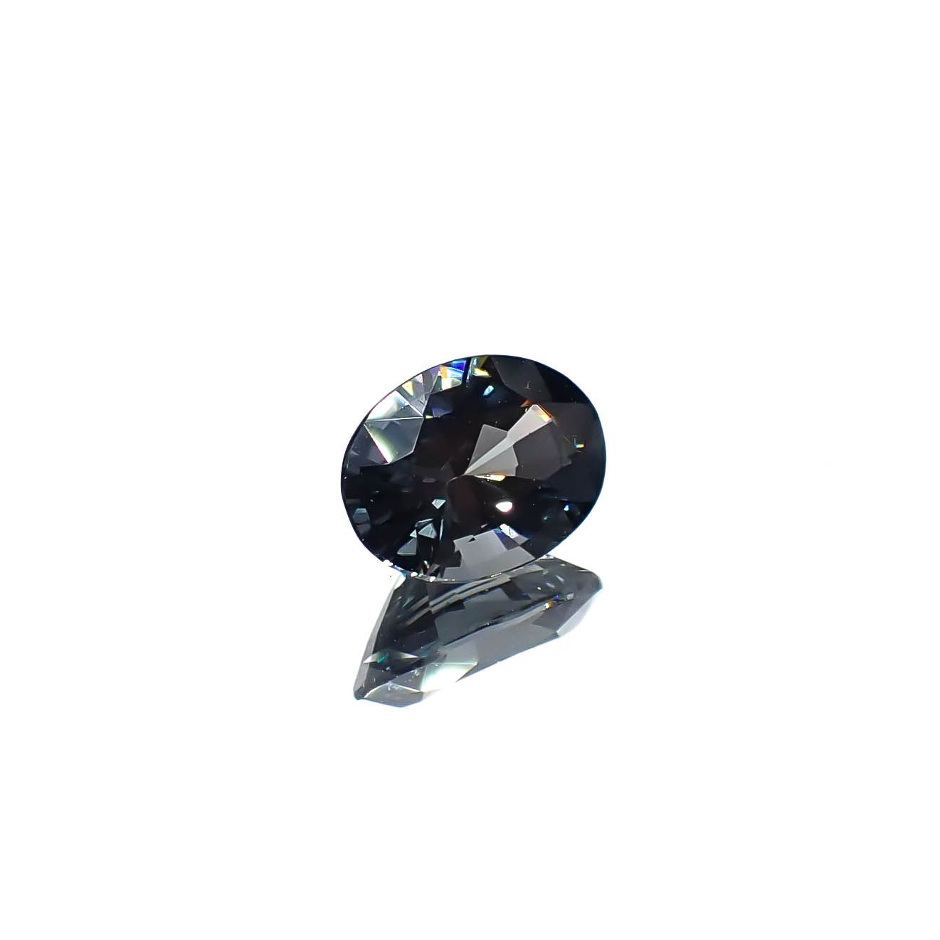 プラチナスピネル(宝石名スピネル)ビルマ産 0.94ct 識別済[250730757]7.2x5.2mm前後