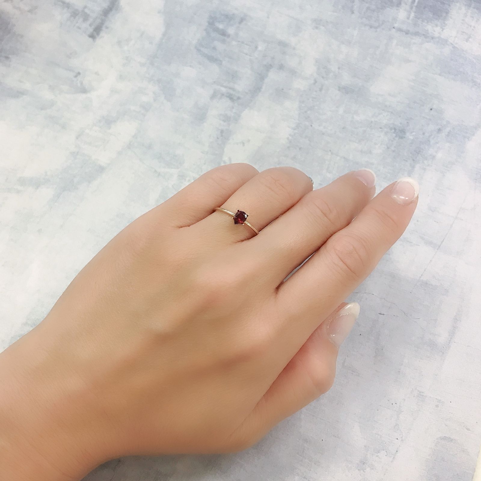 レッドスピネル(宝石名レッド・スピネル)タンザニア産 0.33ct 識別済[220716897]5.1x3.9mm前後