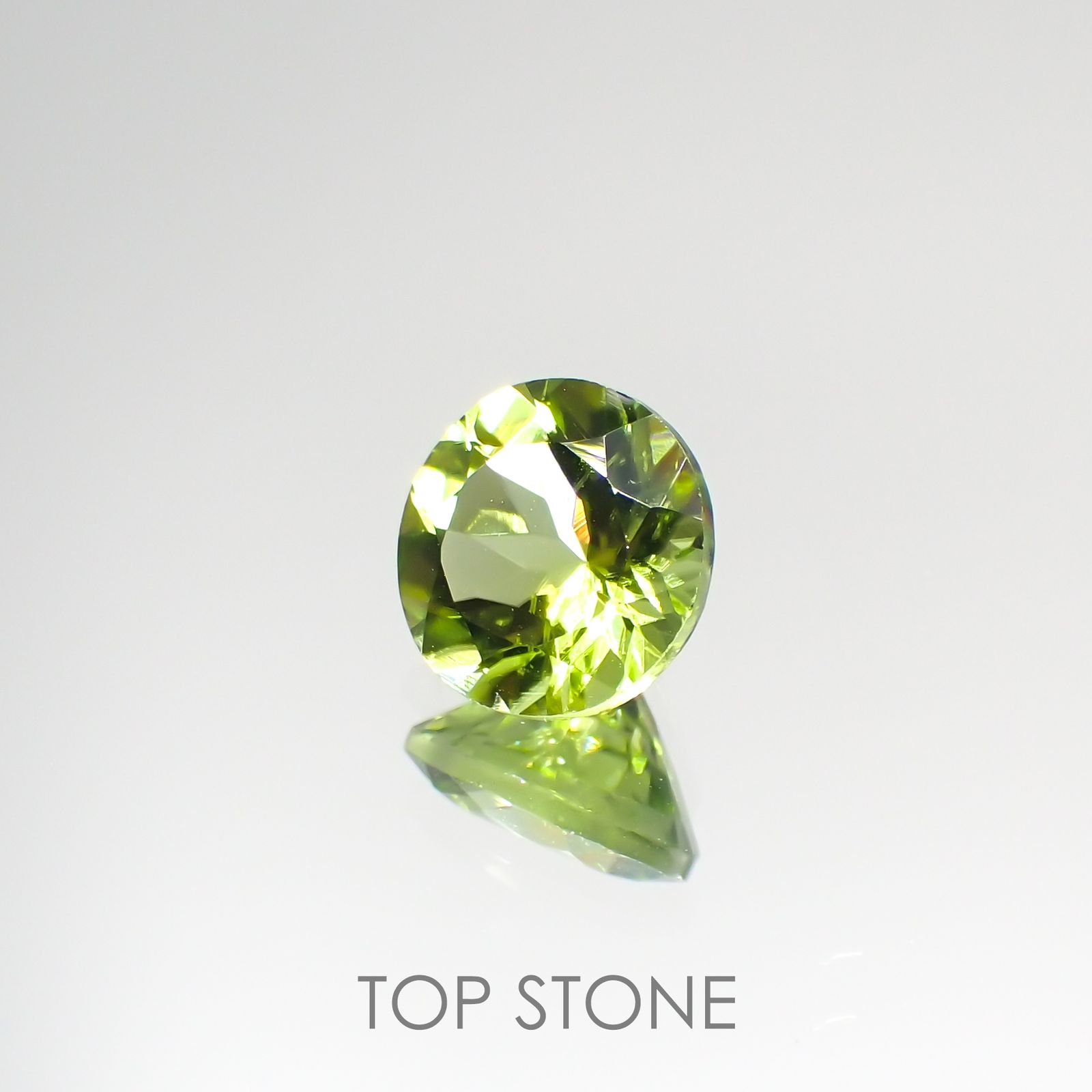ペリドット(宝石名ペリドット) パキスタン産 1.63ct 識別済[210913081]7.3×7.3mm前後
