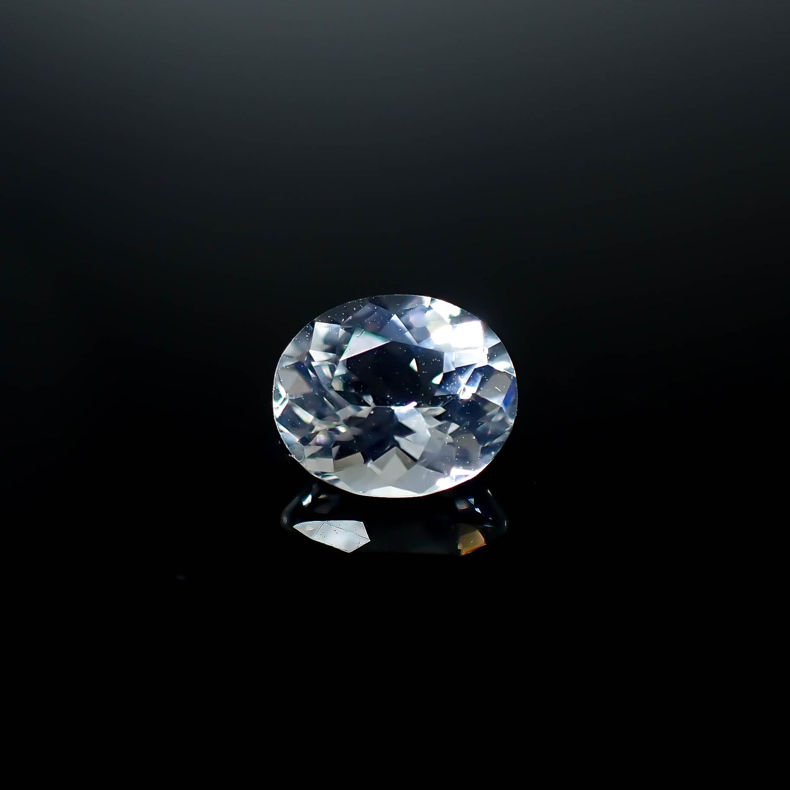 レインボームーンストーン ザンビア産 0.87ct [250730908]7x5.9mm前後