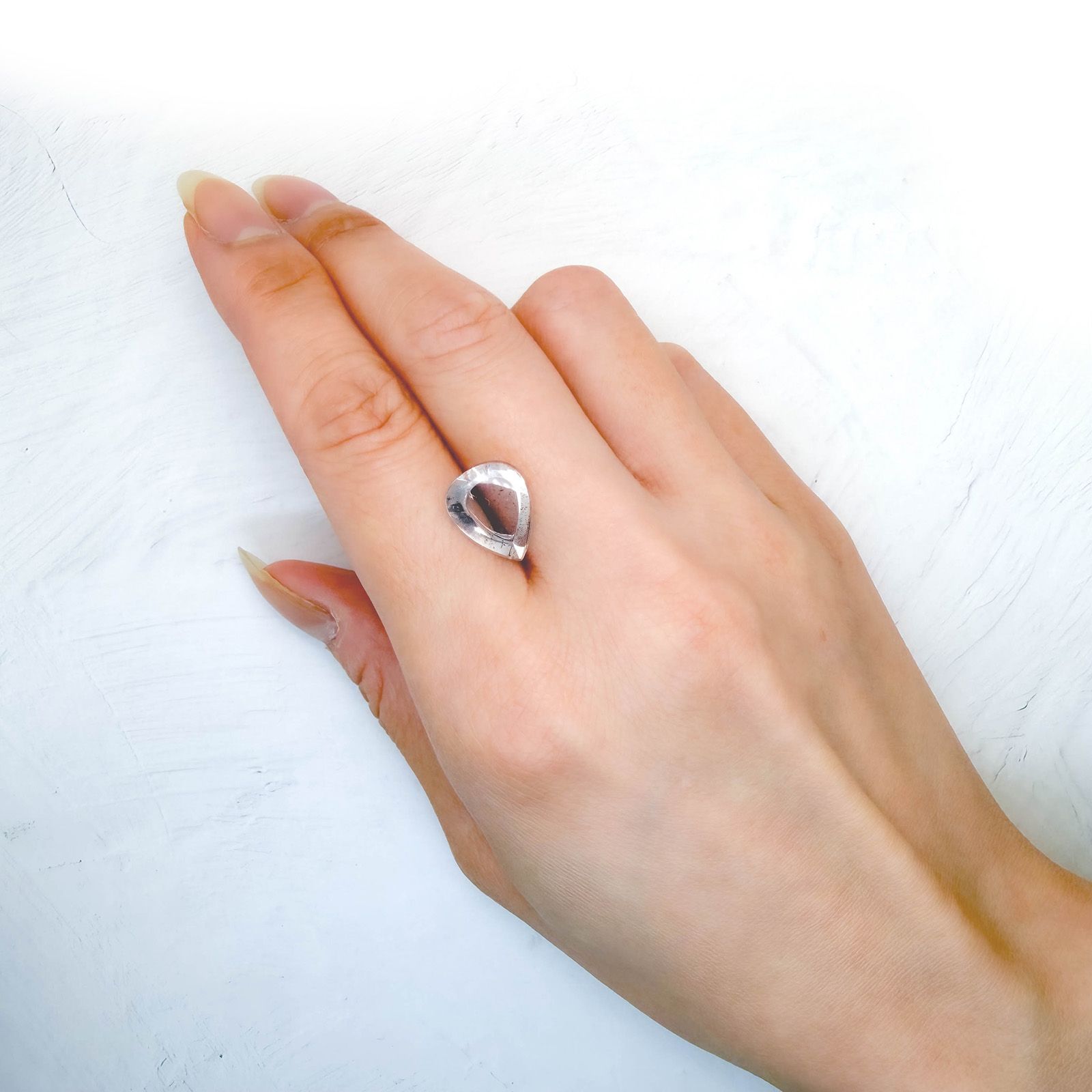 ティンカーベルクォーツ ブラジル産 4.35ct / 12.9x10.5mm前後 [260932859]