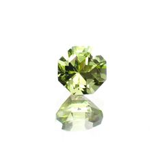 ◇オクタゴンカット◇ペリドット(宝石名ペリドット) パキスタン産 0.77ct 識別済[251013114]5.1×5mm前後