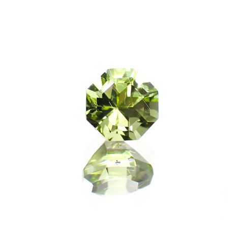 ◇オクタゴンカット◇ペリドット(宝石名ペリドット) パキスタン産 0.77ct 識別済[251013114]5.1×5mm前後