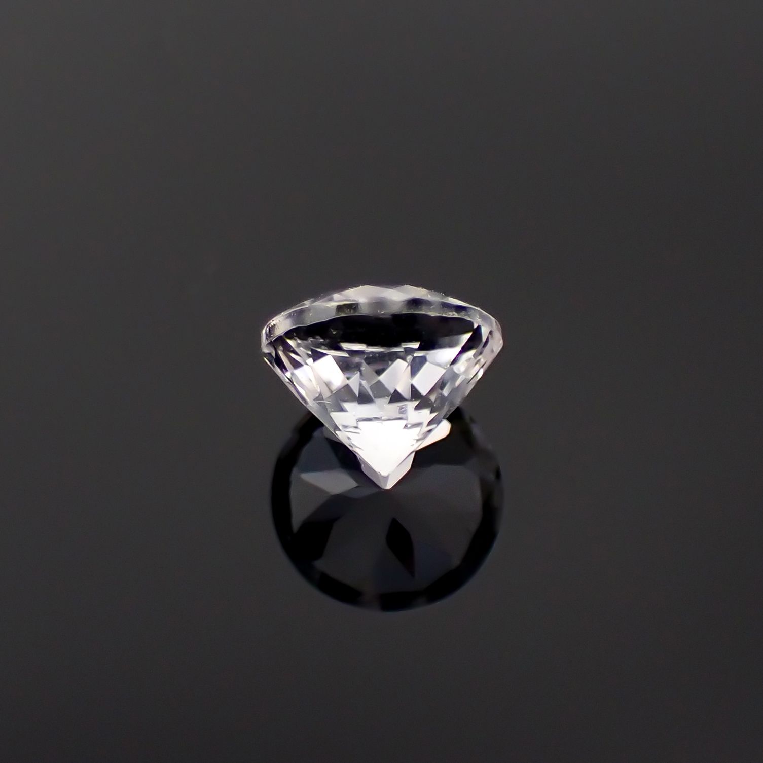 ダンビュライト(宝石名ダンブライト)メキシコ産 0.48ct 識別済[230722603]4.9x4.9mm前後