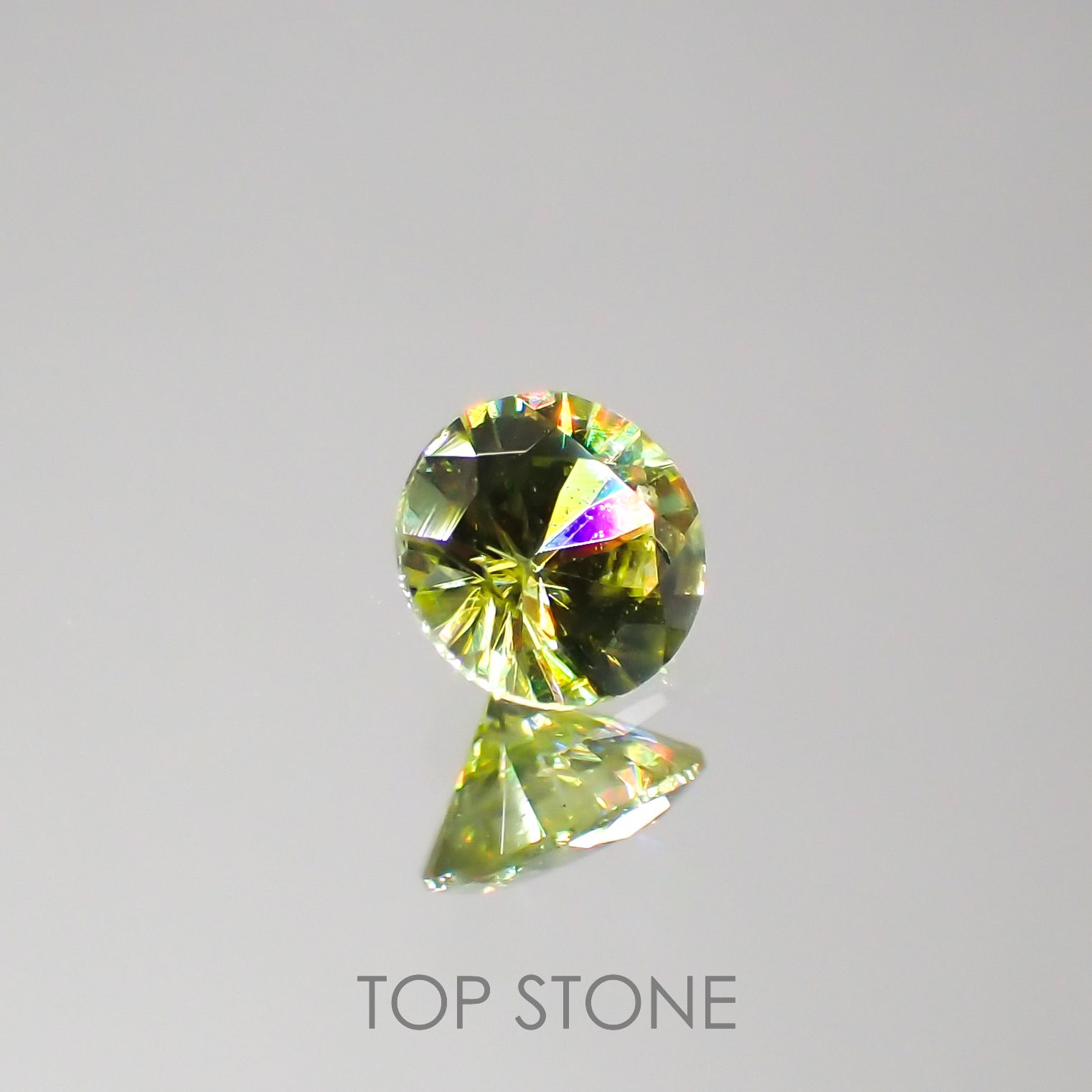 スフェーン(宝石名スフェーン)マダガスカル産 0.25ct 識別済[220616550]4x4mm前後