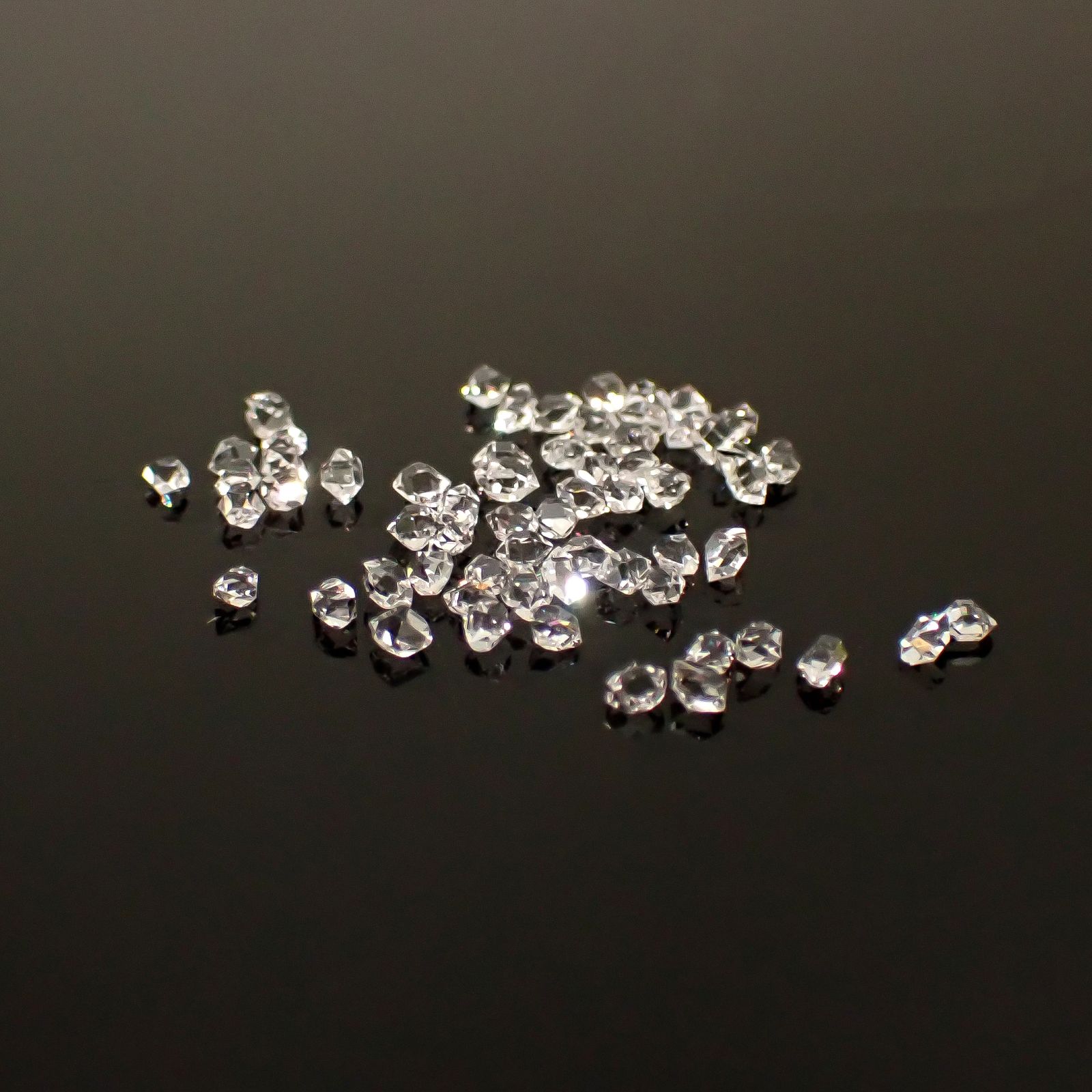 ◇メレセット◇ハーキマーダイヤモンド 原石 アメリカ・ニューヨーク州産 1.75ct / 1.7-2.5x1.2-1.7mm前後 [260231702]