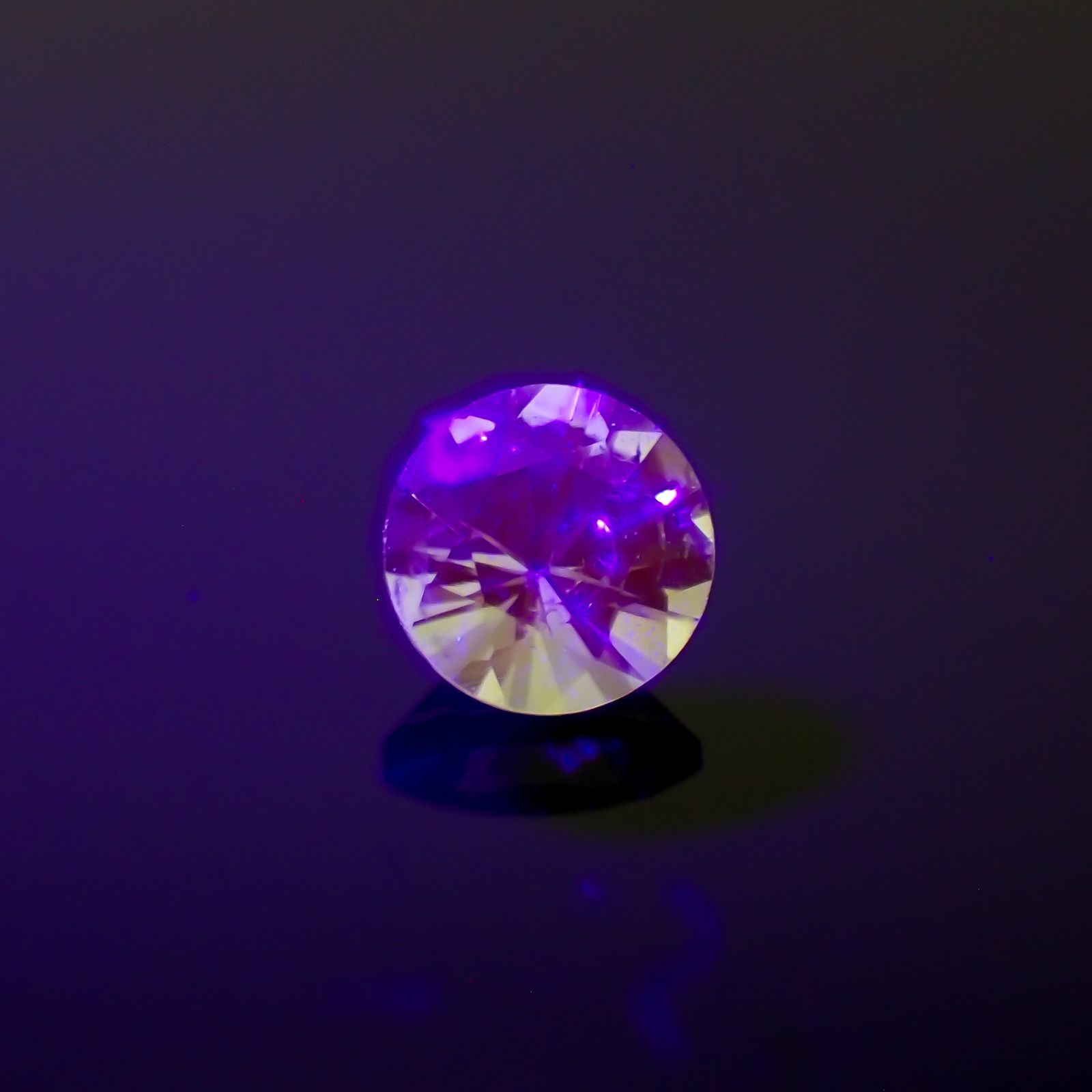 ミントガーネット(宝石名ガーネット)タンザニア産 0.29ct 識別済[230923497]4x4mm前後