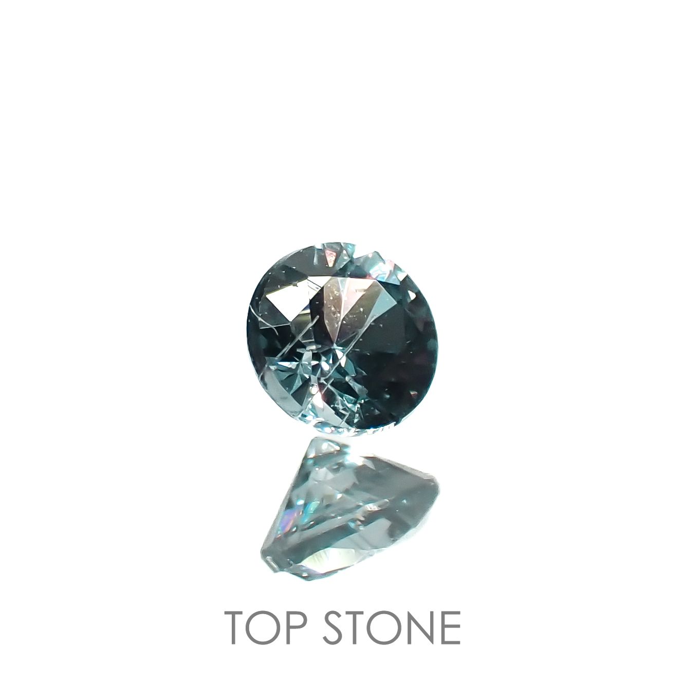 カラーチェンジガーネット アレキタイプ(宝石名ガーネット)マダガスカル・ベキリー産 0.078ct 識別済[221219422]2.5x2.4mm前後
